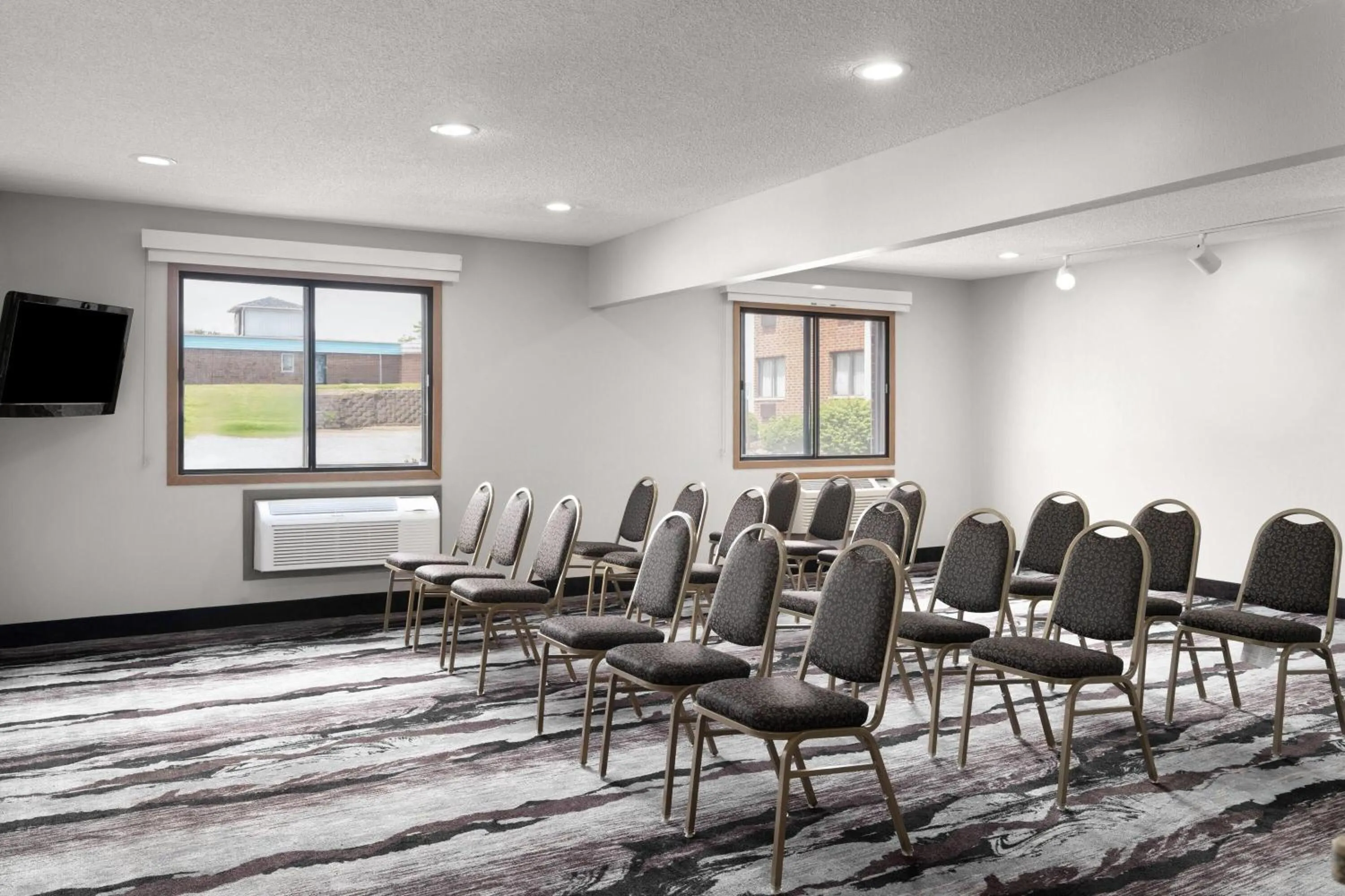 Meeting/conference room in Ramada by Wyndham Cedar Rapids South