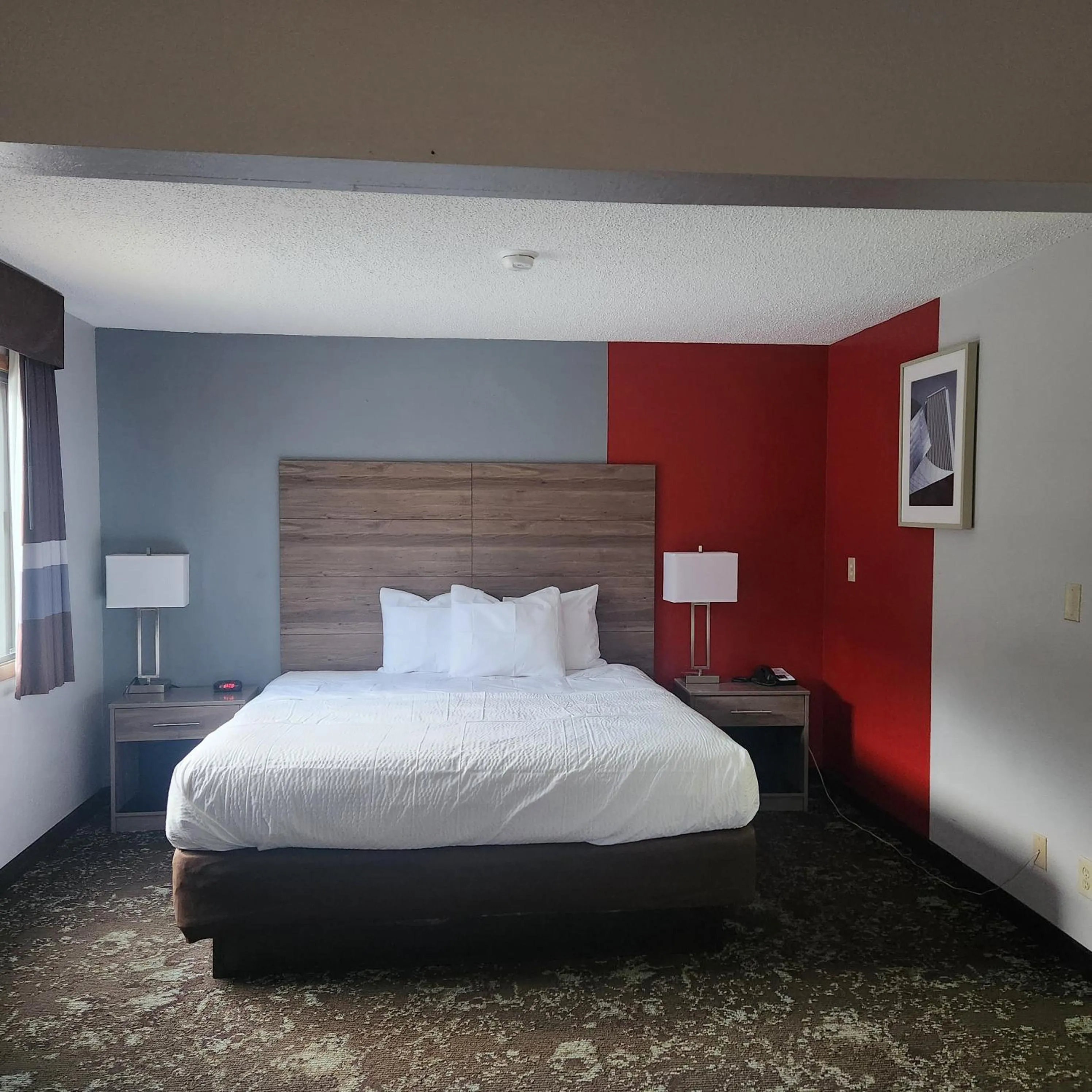 Bedroom, Bed in Ramada by Wyndham Cedar Rapids South