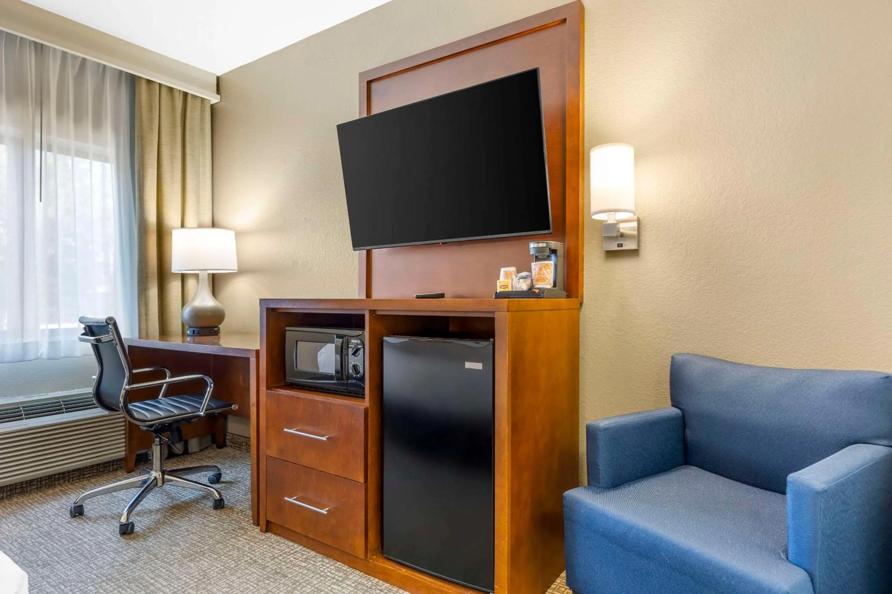 Bedroom in Comfort Inn South - Springfield