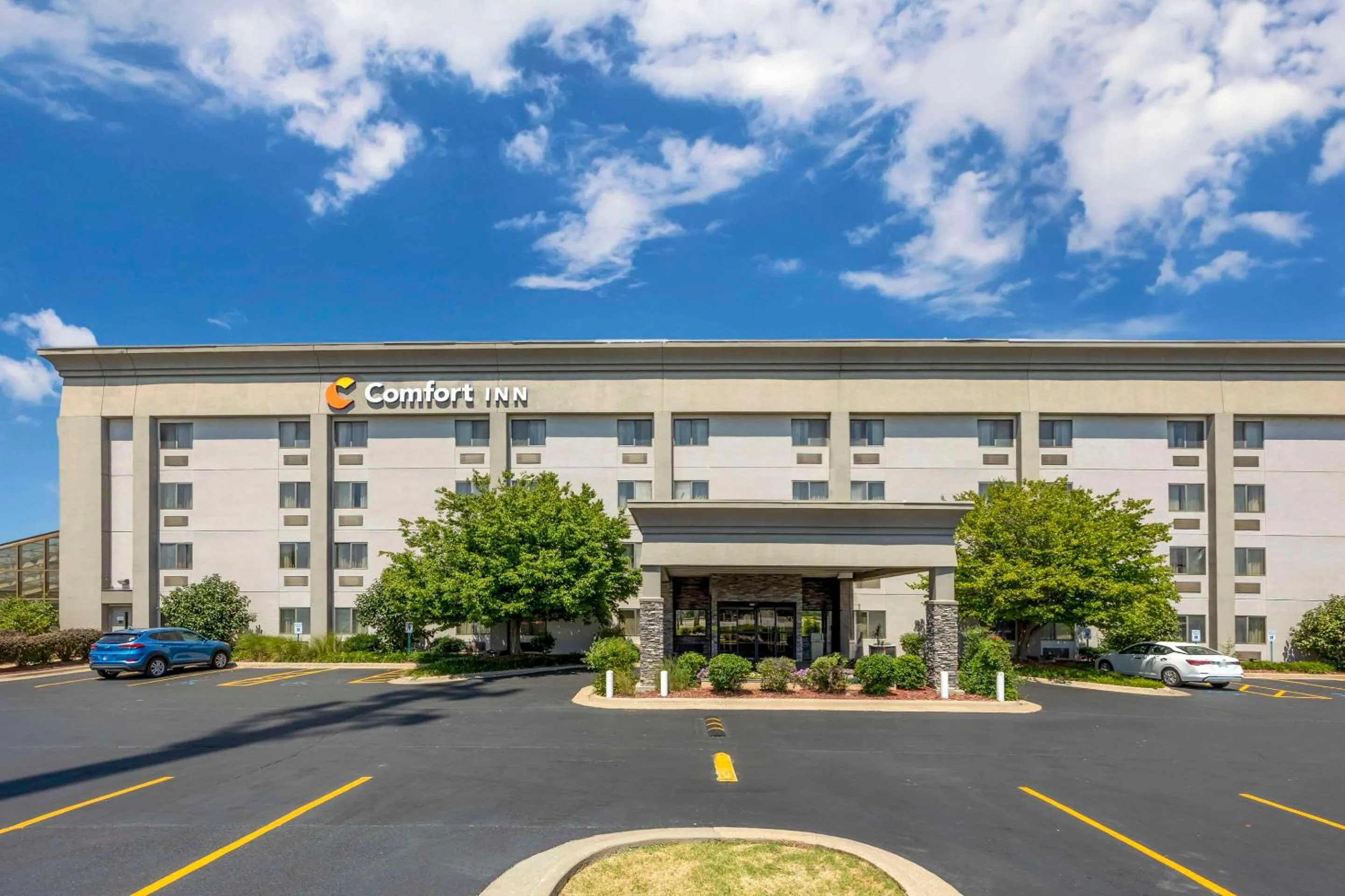 Property building in Comfort Inn South - Springfield