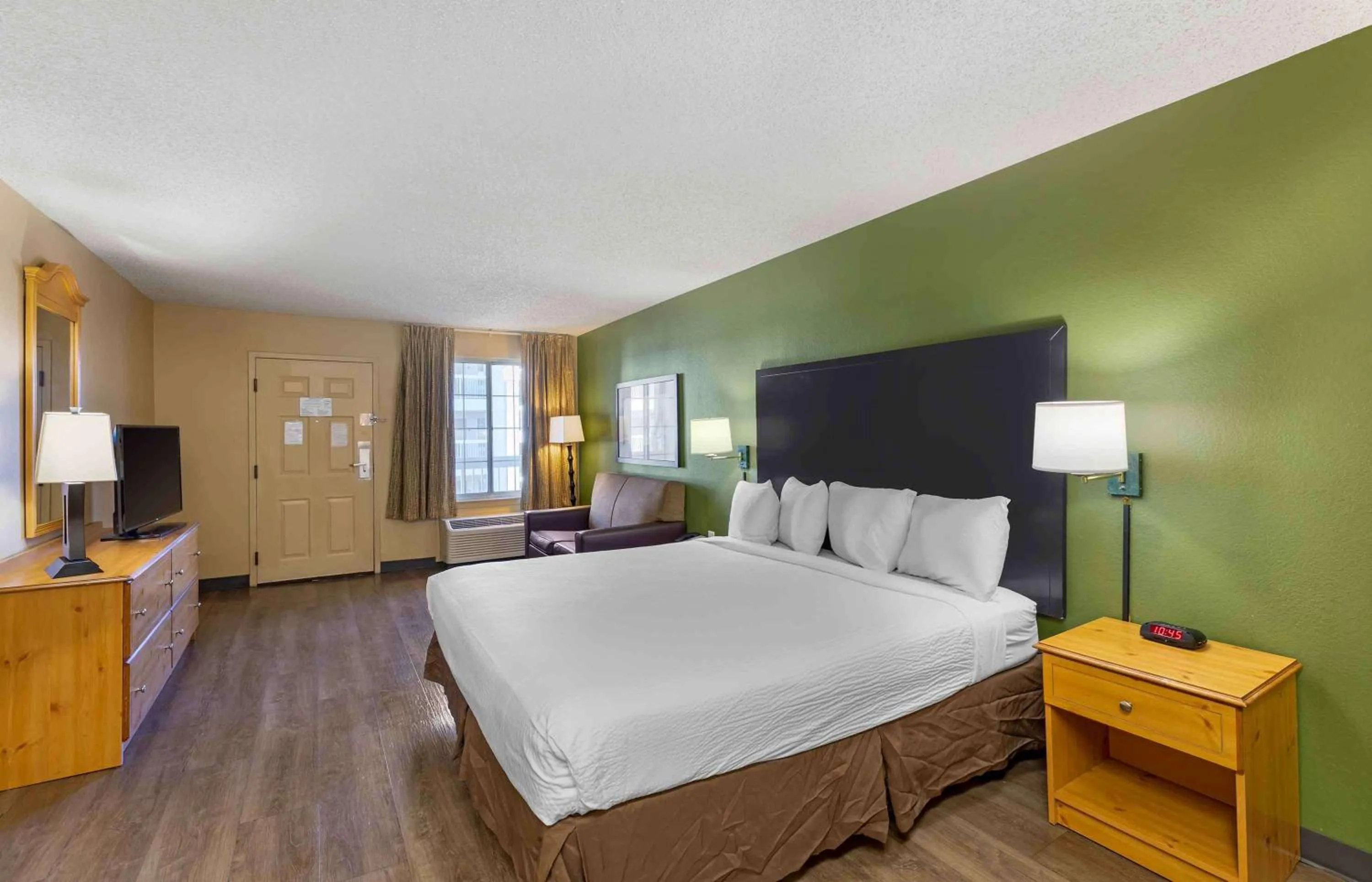Bedroom, Bed in Extended Stay America Select Suites - Denver - Cherry Creek