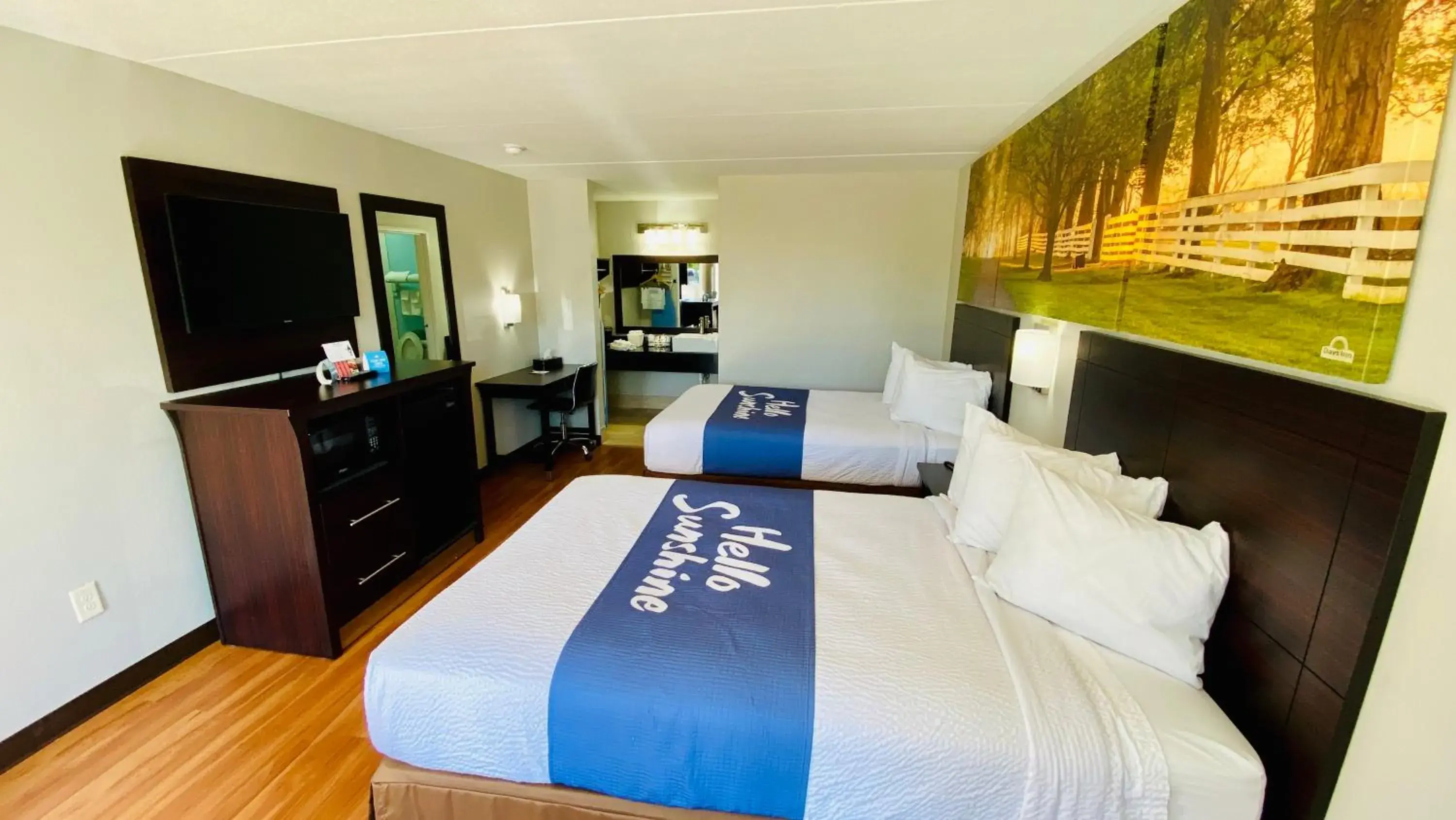 Double Room with Two Double Beds - Smoking in Days Inn by Wyndham Maysville Kentucky Double Room with Two Double Beds - Smoking in Days Inn by Wyndham Maysville Kentucky