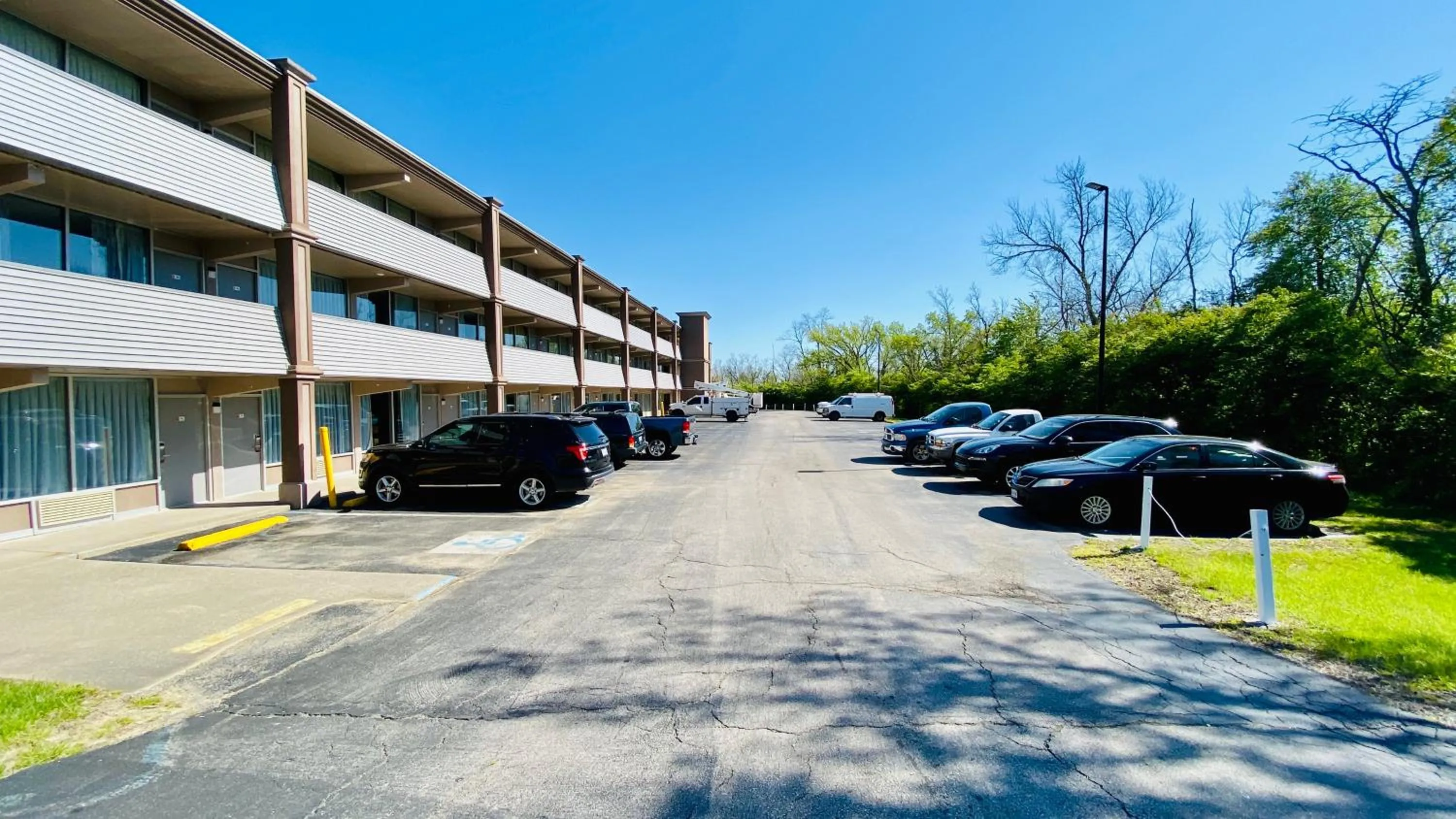 Property building in Days Inn by Wyndham Maysville Kentucky