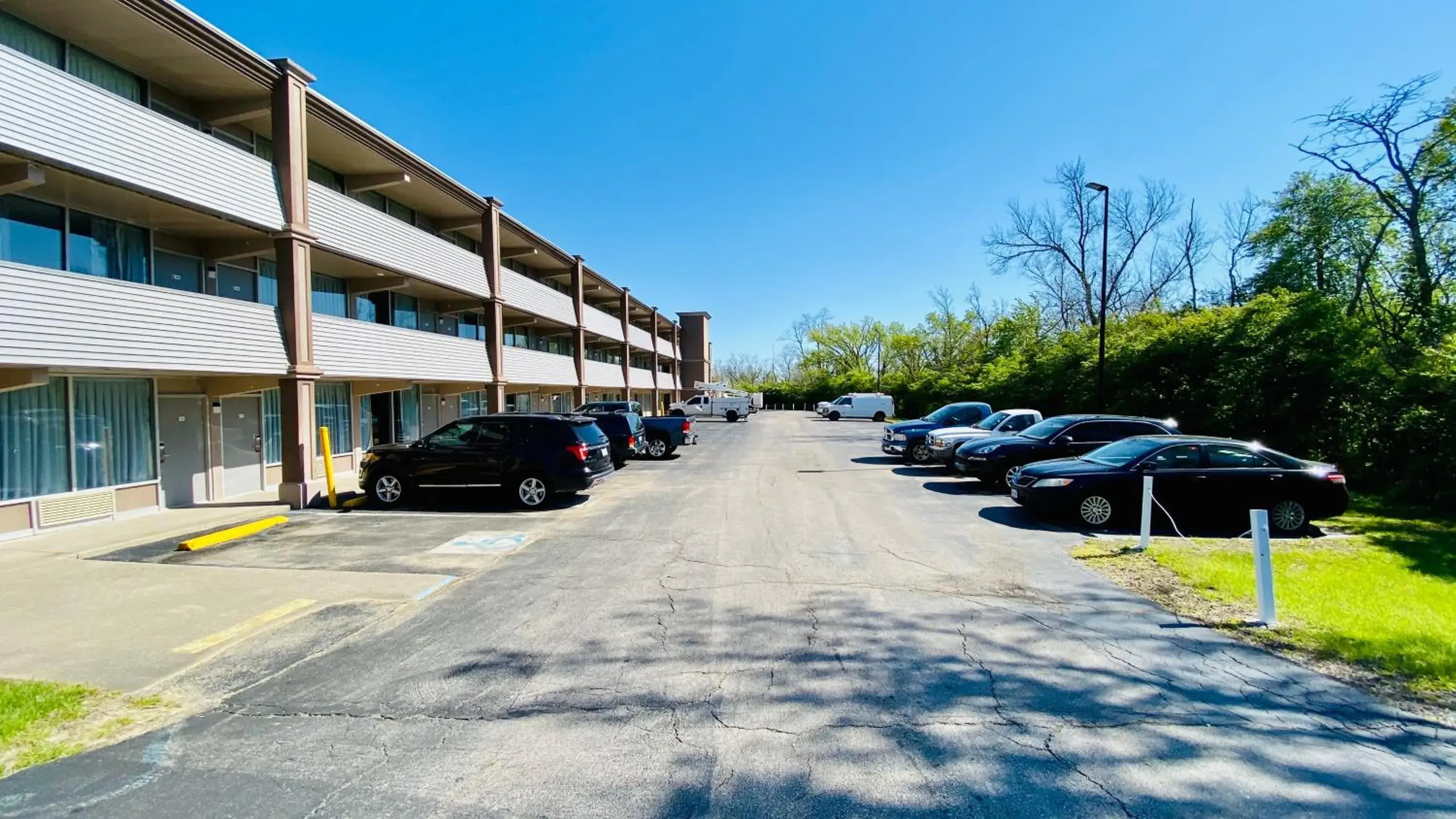 Property building in Days Inn by Wyndham Maysville Kentucky Property building in Days Inn by Wyndham Maysville Kentucky