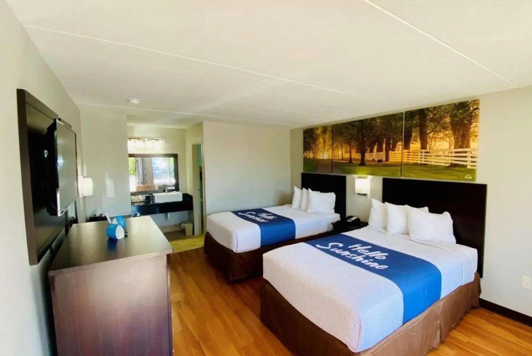 Double Room with Two Double Beds - Non-Smoking in Days Inn by Wyndham Maysville Kentucky Double Room with Two Double Beds - Non-Smoking in Days Inn by Wyndham Maysville Kentucky