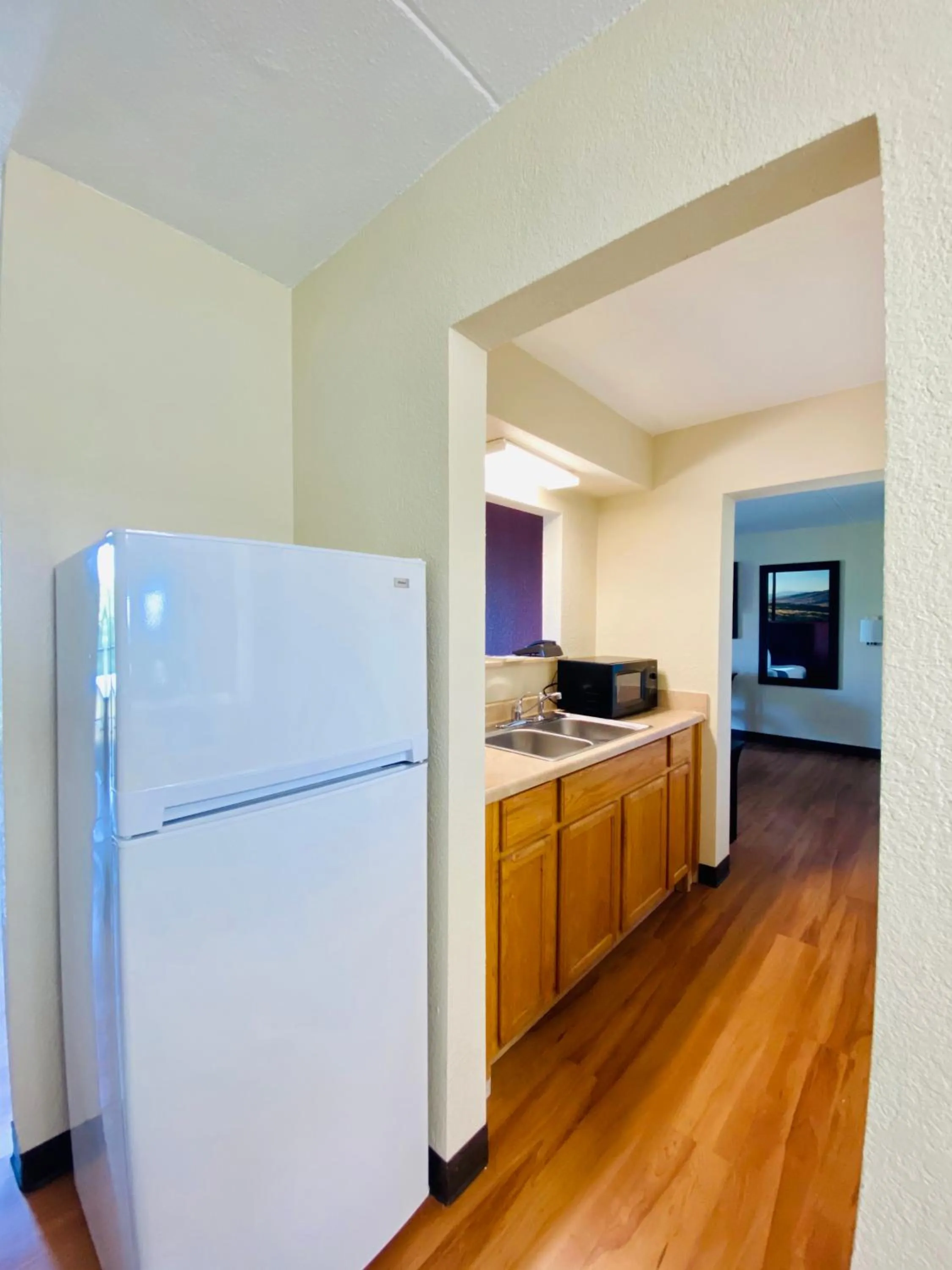 Kitchen or kitchenette in Days Inn by Wyndham Maysville Kentucky