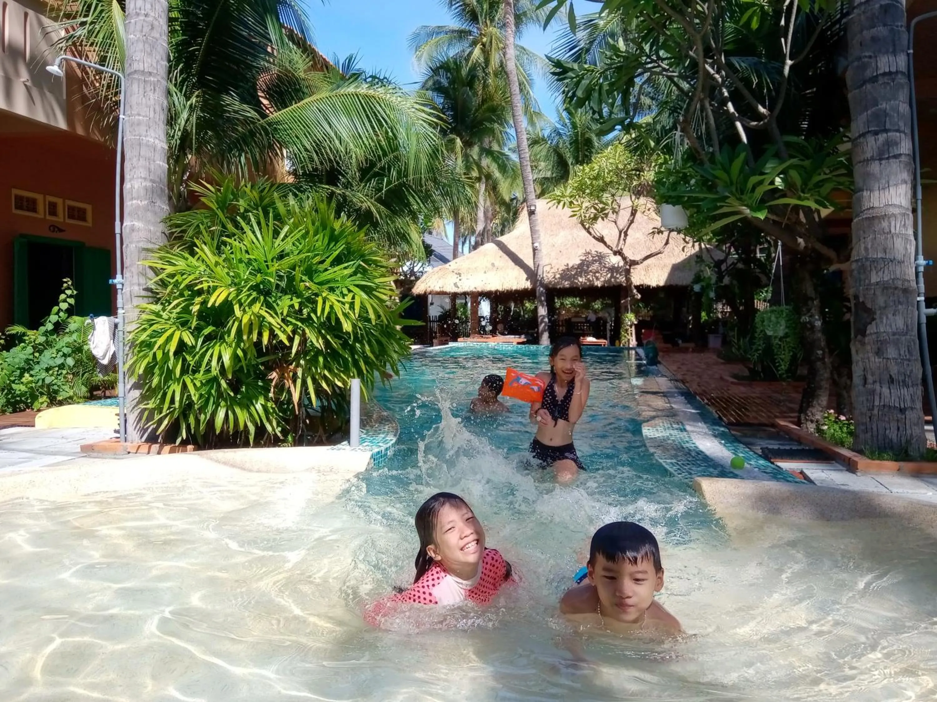 People in MiNhon Hotel Muine