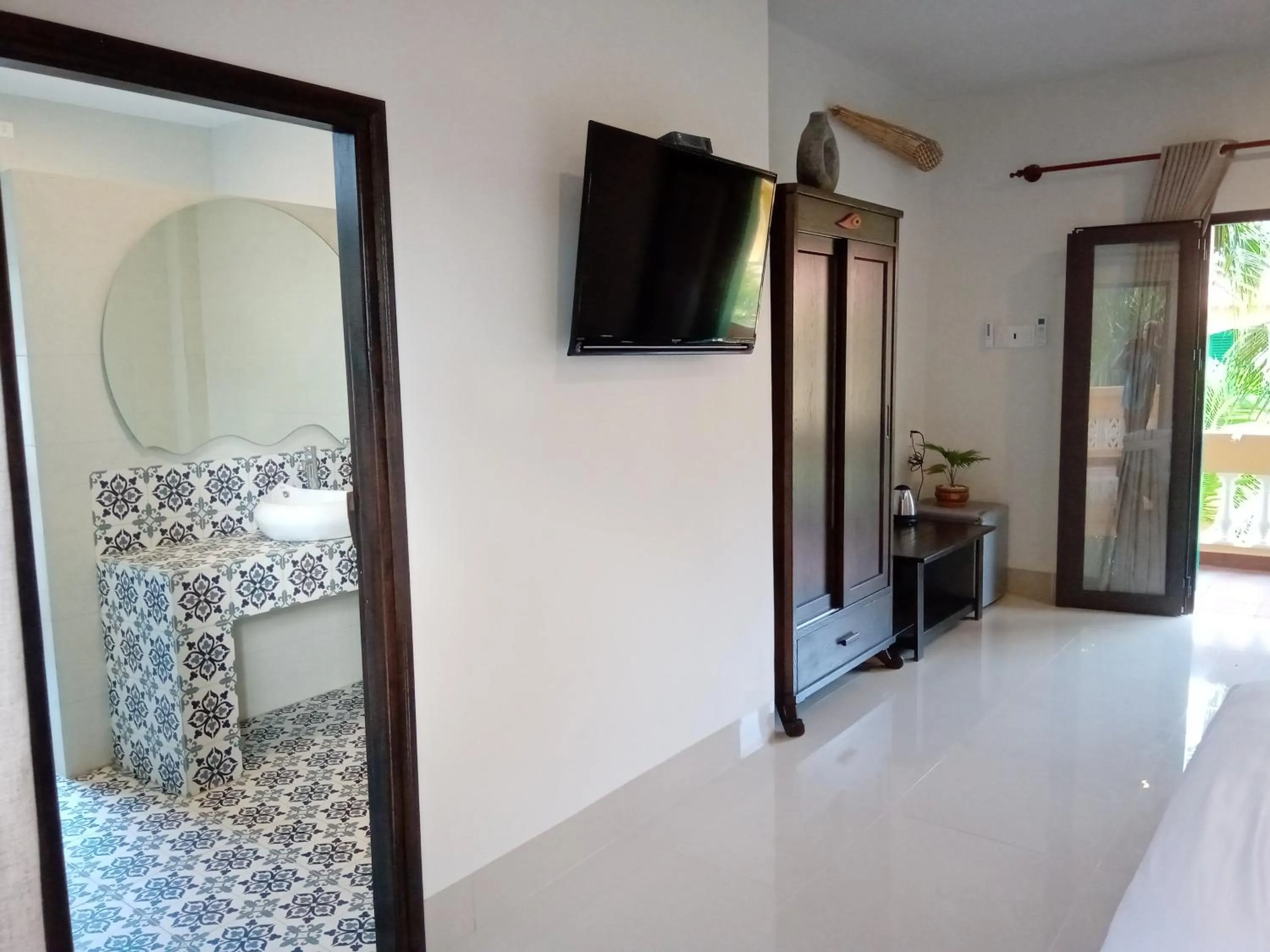 Shower in MiNhon Hotel Muine