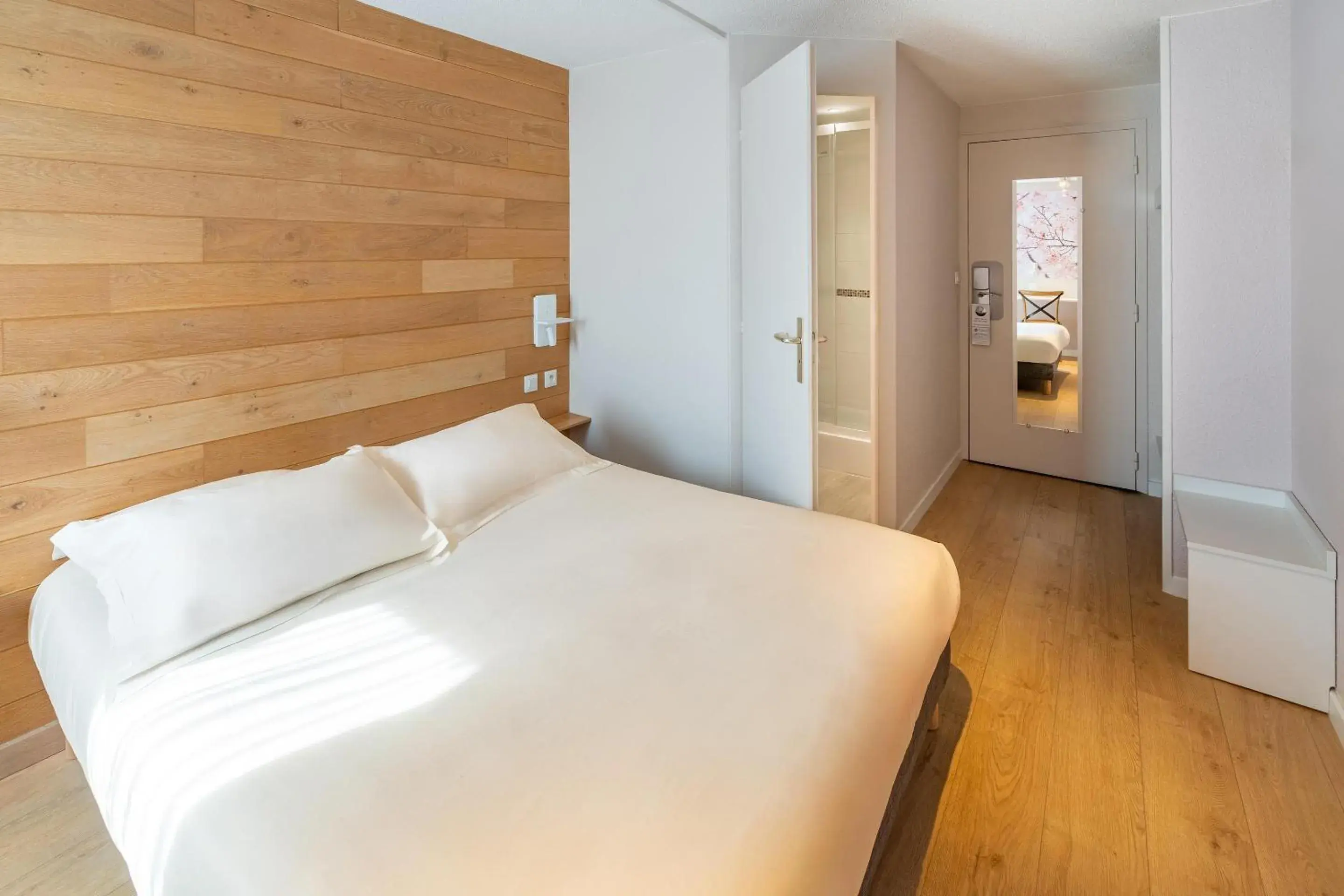 Bedroom, Bed in Sure Hotel by Best Western Rennes Chantepie Bedroom, Bed in Sure Hotel by Best Western Rennes Chantepie