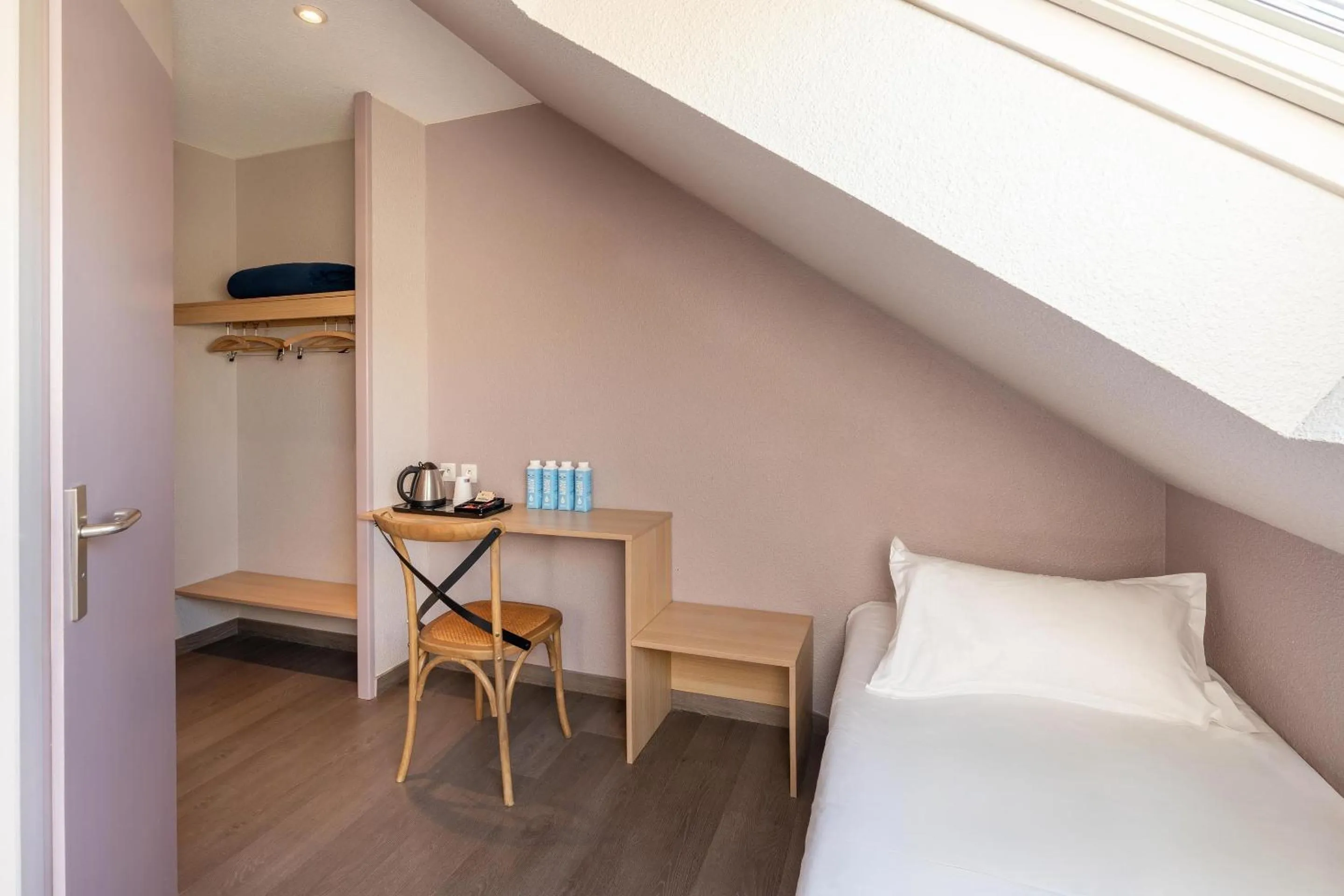 Bedroom, Bed in Sure Hotel by Best Western Rennes Chantepie