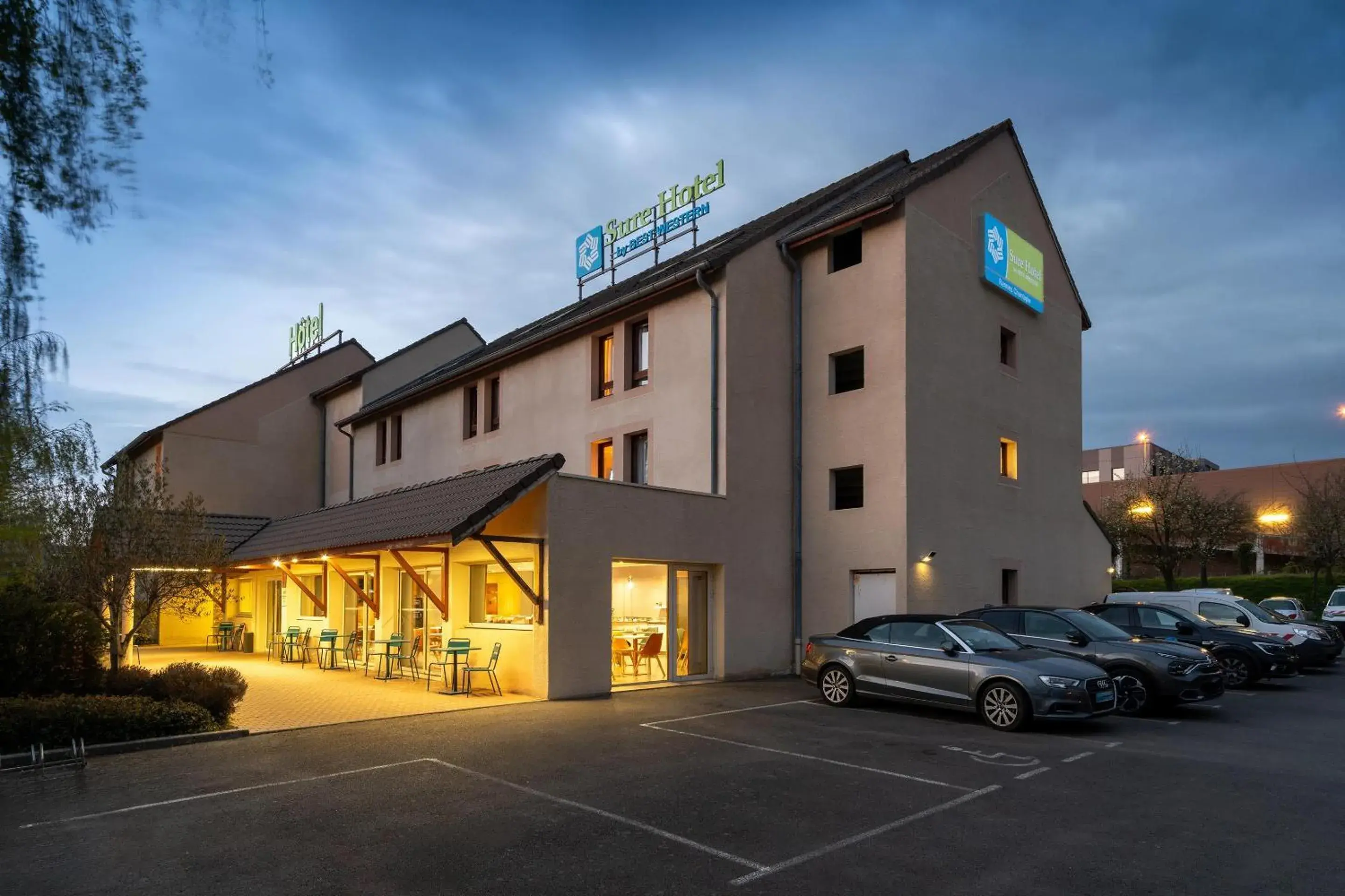 Property building in Sure Hotel by Best Western Rennes Chantepie Property building in Sure Hotel by Best Western Rennes Chantepie