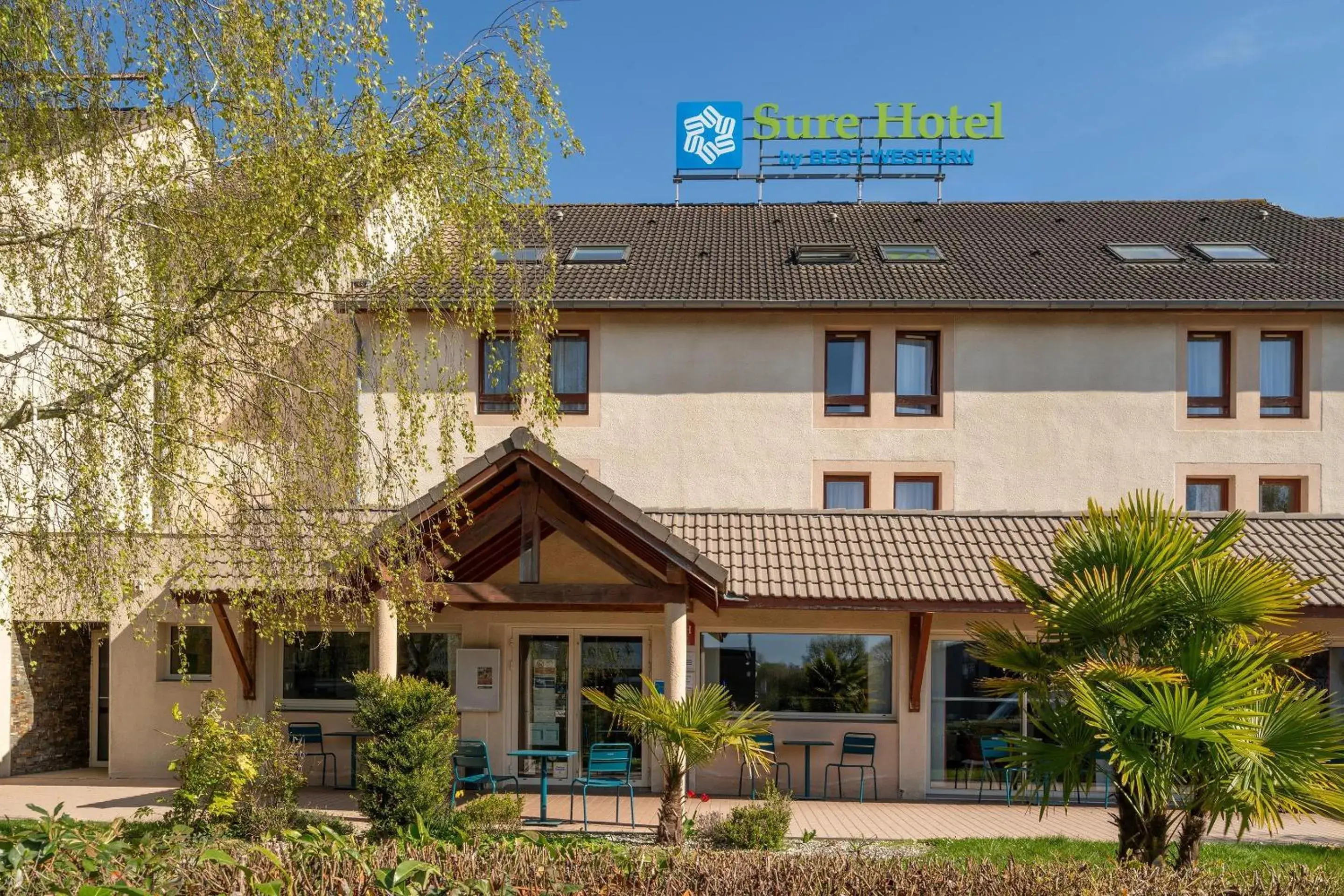 Property building in Sure Hotel by Best Western Rennes Chantepie Property building in Sure Hotel by Best Western Rennes Chantepie