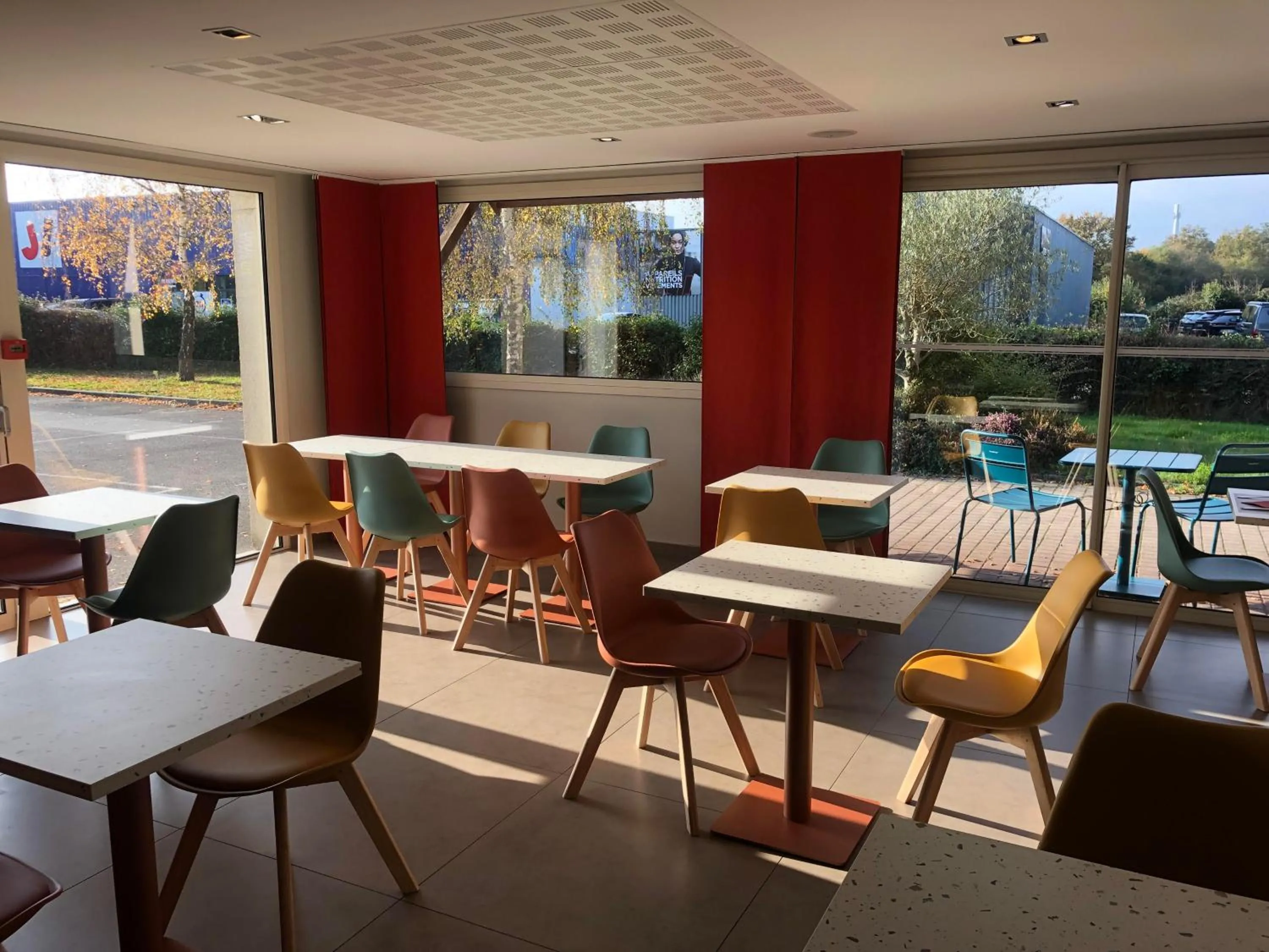 Restaurant/places to eat in Logis Hôtel-Restaurant Les Loges