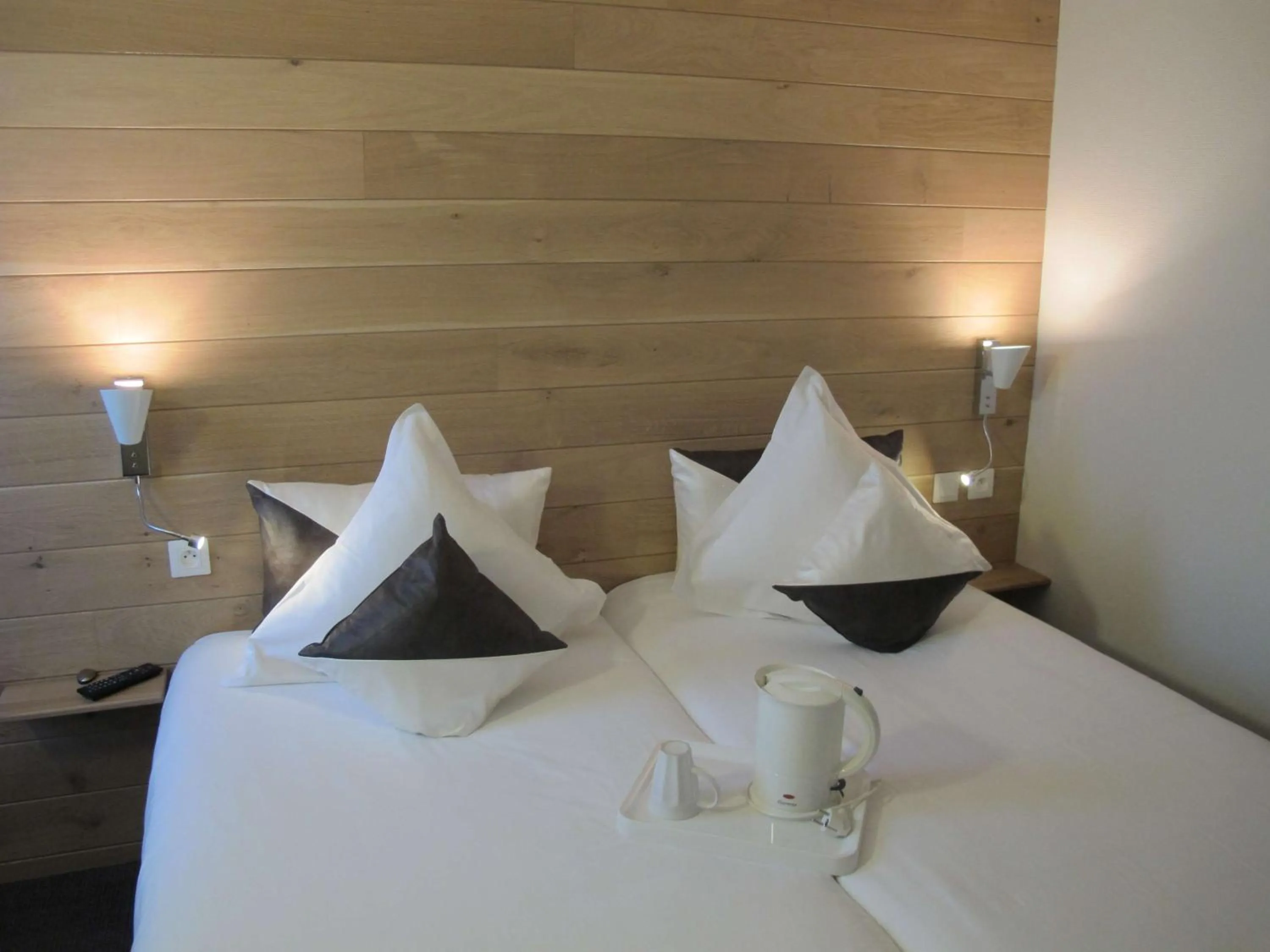 Bedroom, Bed in Logis Hôtel-Restaurant Les Loges