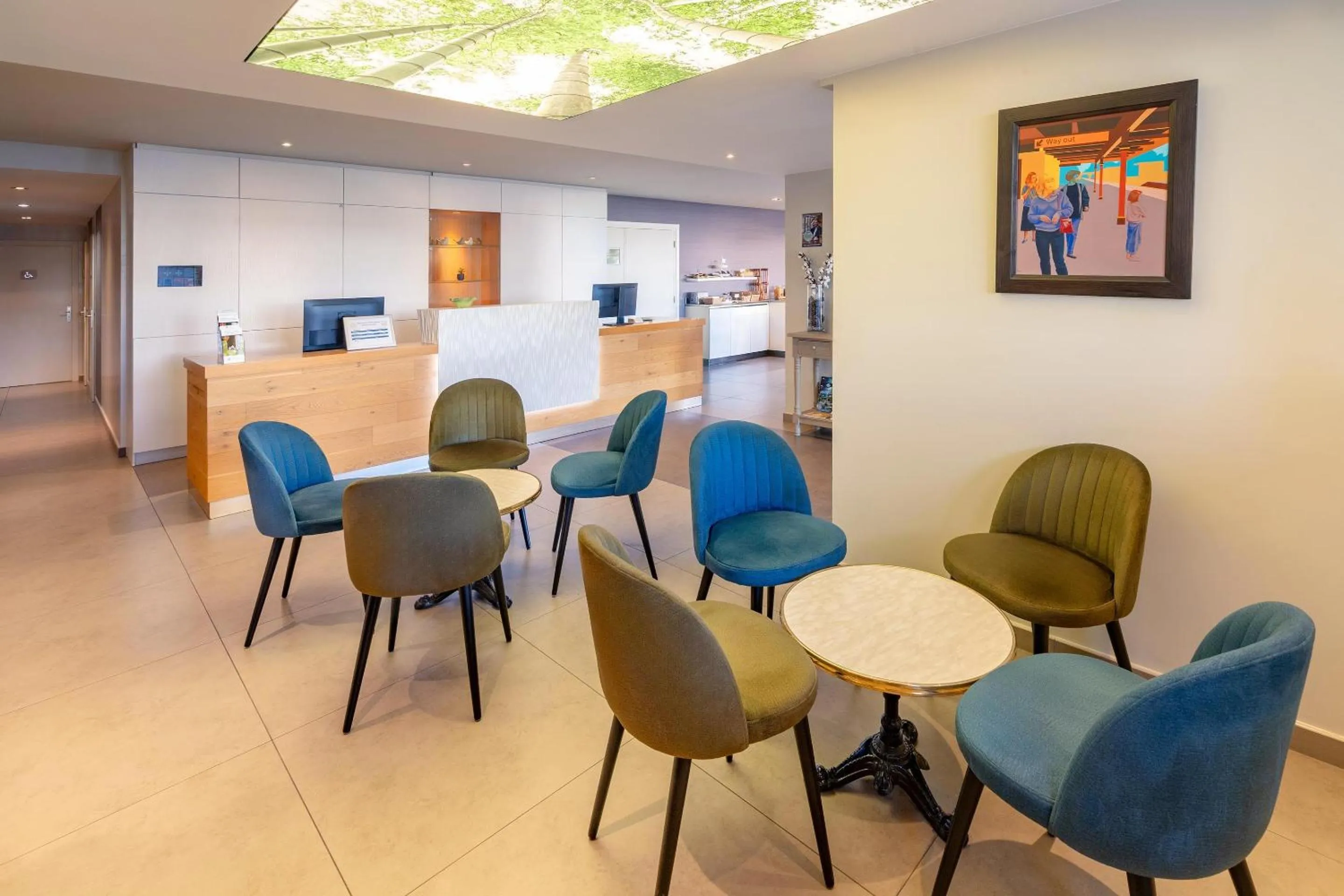 Lobby or reception in Sure Hotel by Best Western Rennes Chantepie