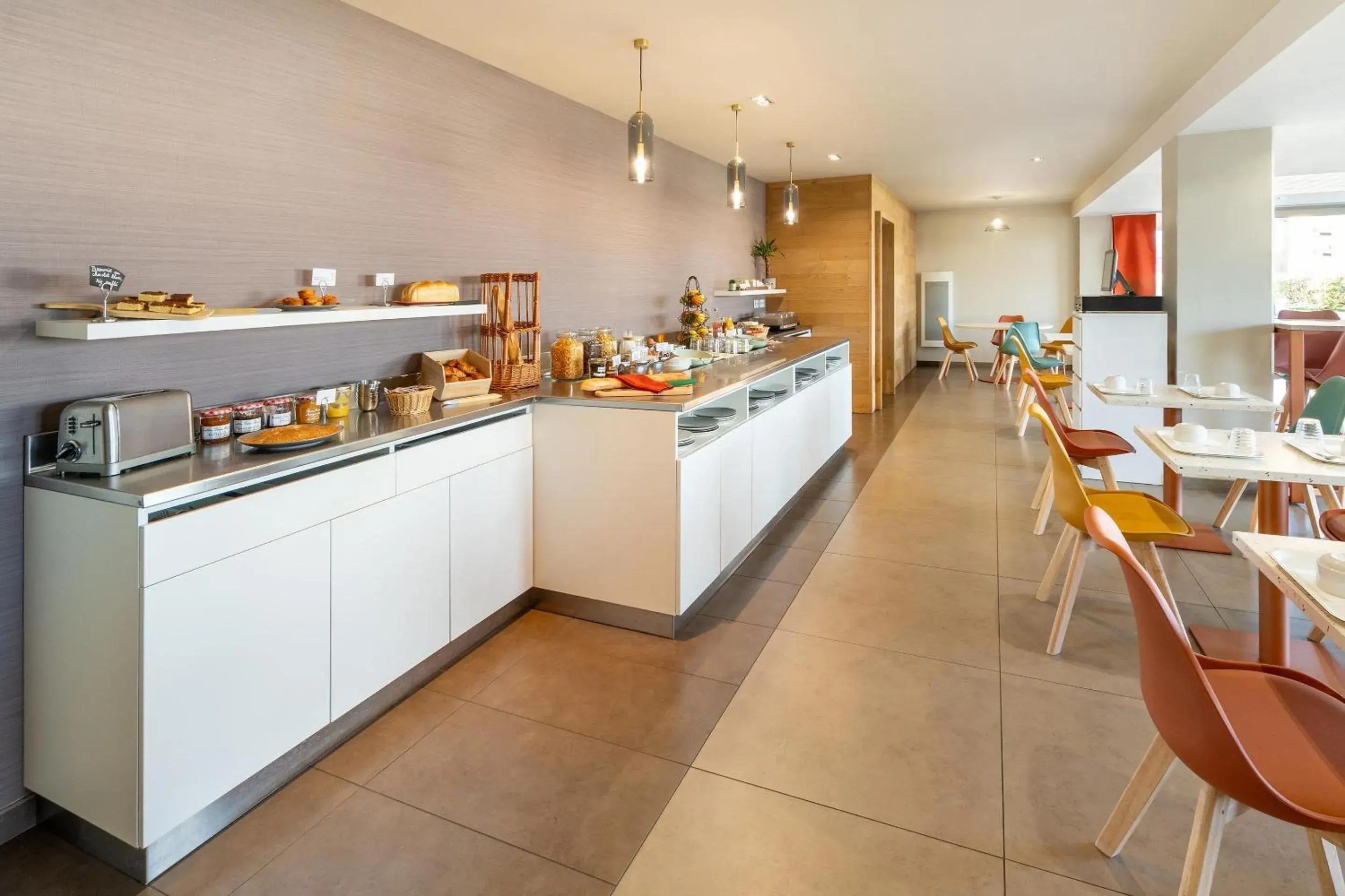 Restaurant/places to eat in Sure Hotel by Best Western Rennes Chantepie Restaurant/places to eat in Sure Hotel by Best Western Rennes Chantepie