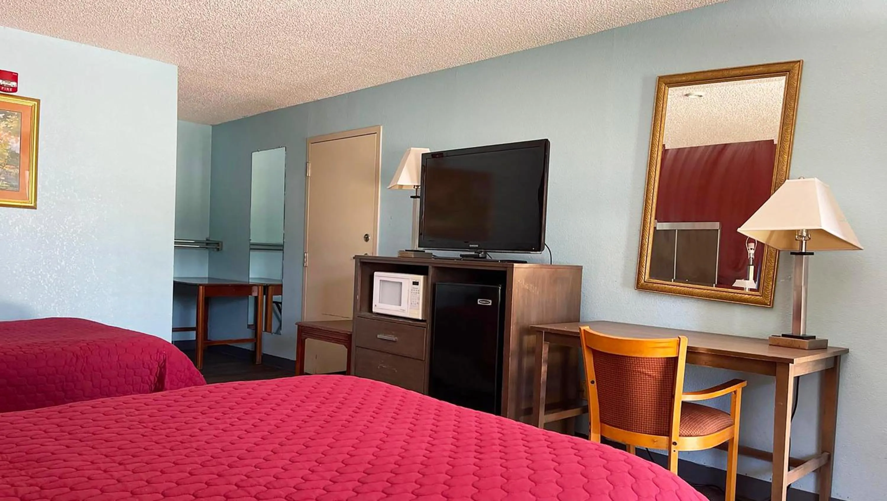 Bedroom in Mayfair Inn