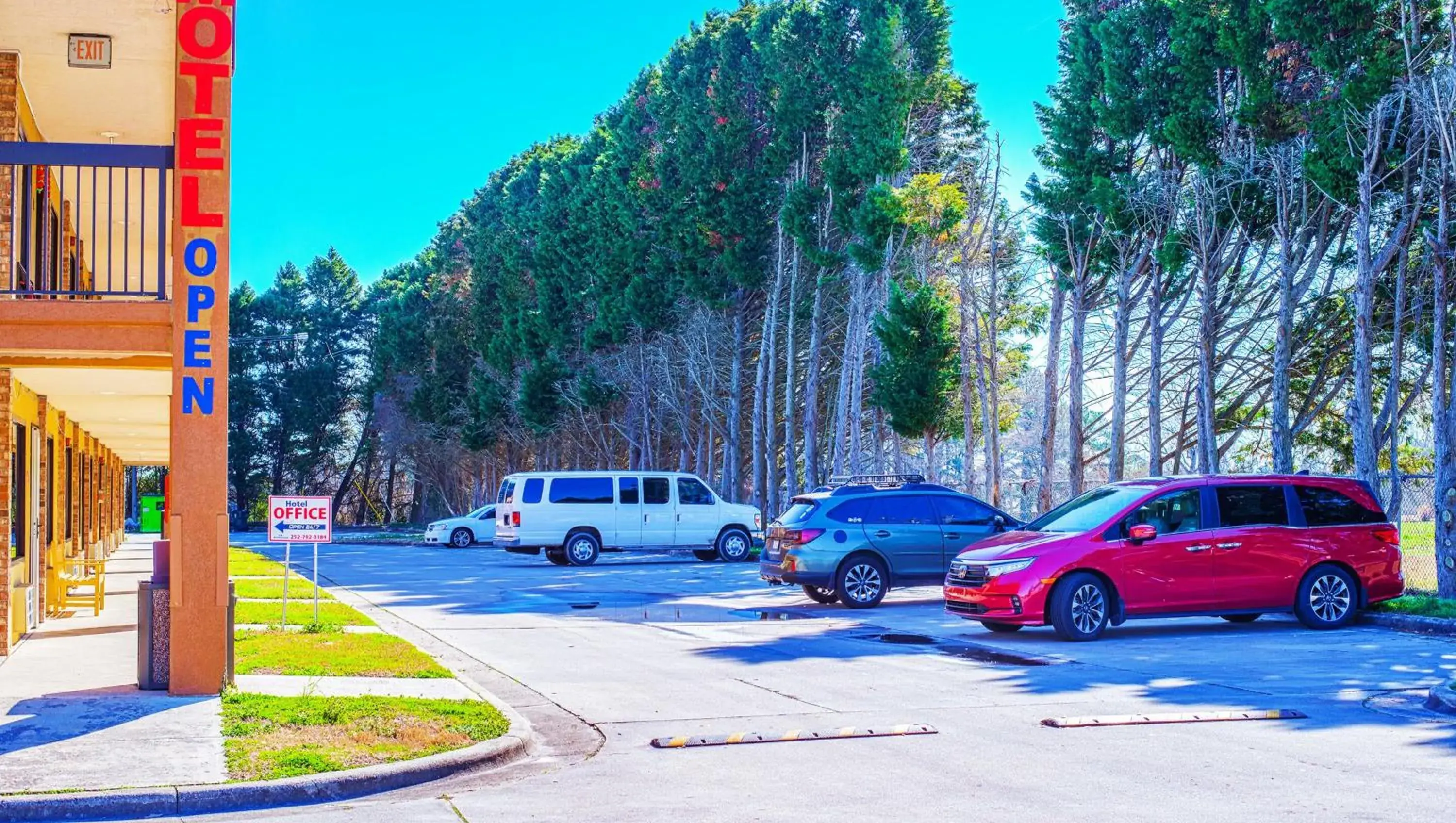 Property building in Mayfair Inn Property building in Mayfair Inn