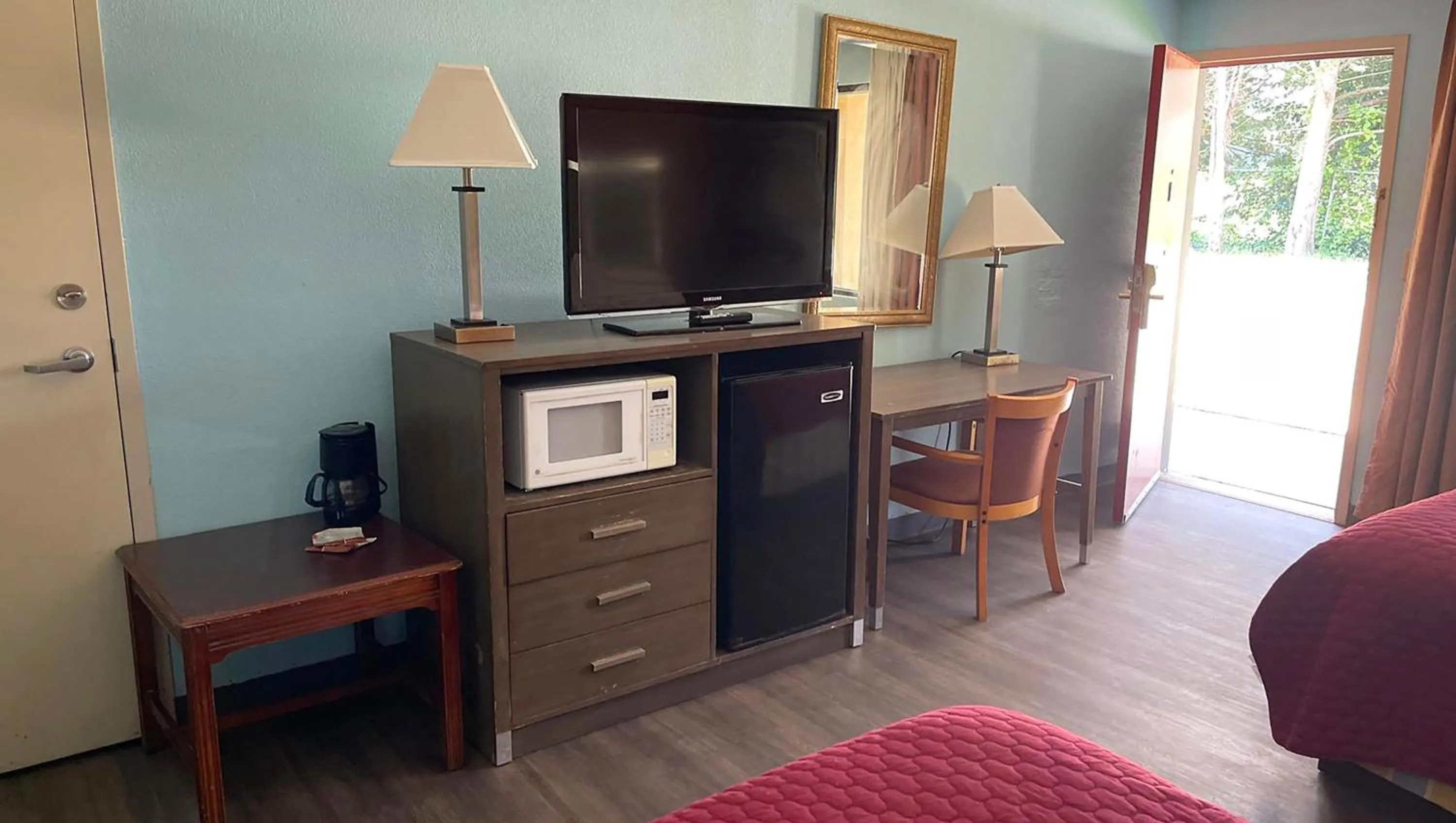 Bedroom in Mayfair Inn