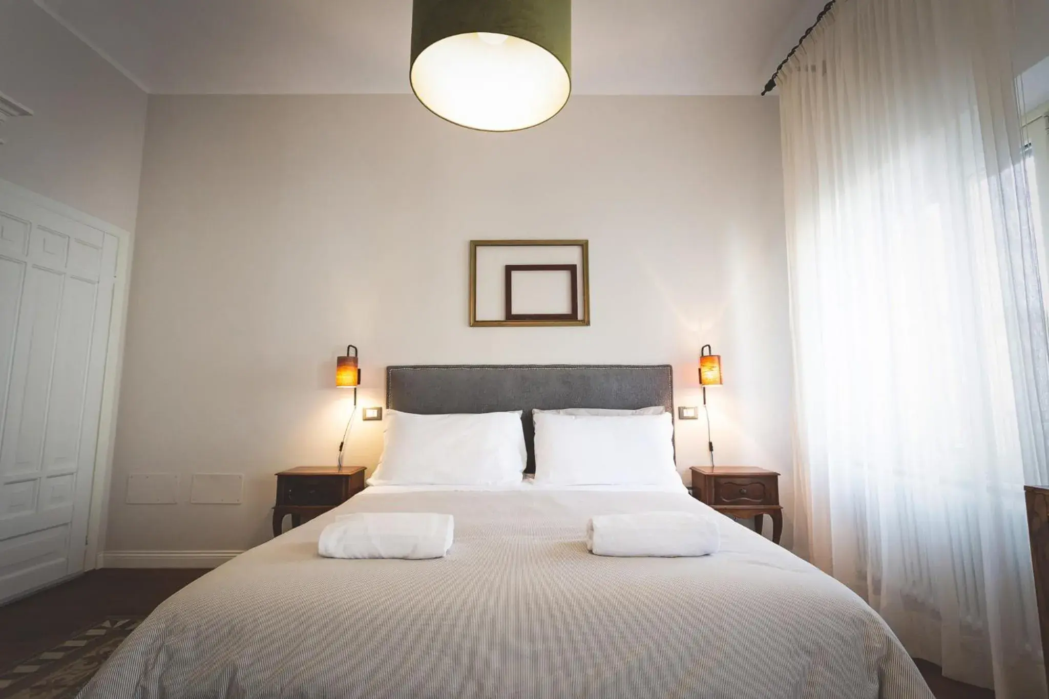 Deluxe Double or Twin Room in Piazza Duomo Deluxe Deluxe Double or Twin Room in Piazza Duomo Deluxe