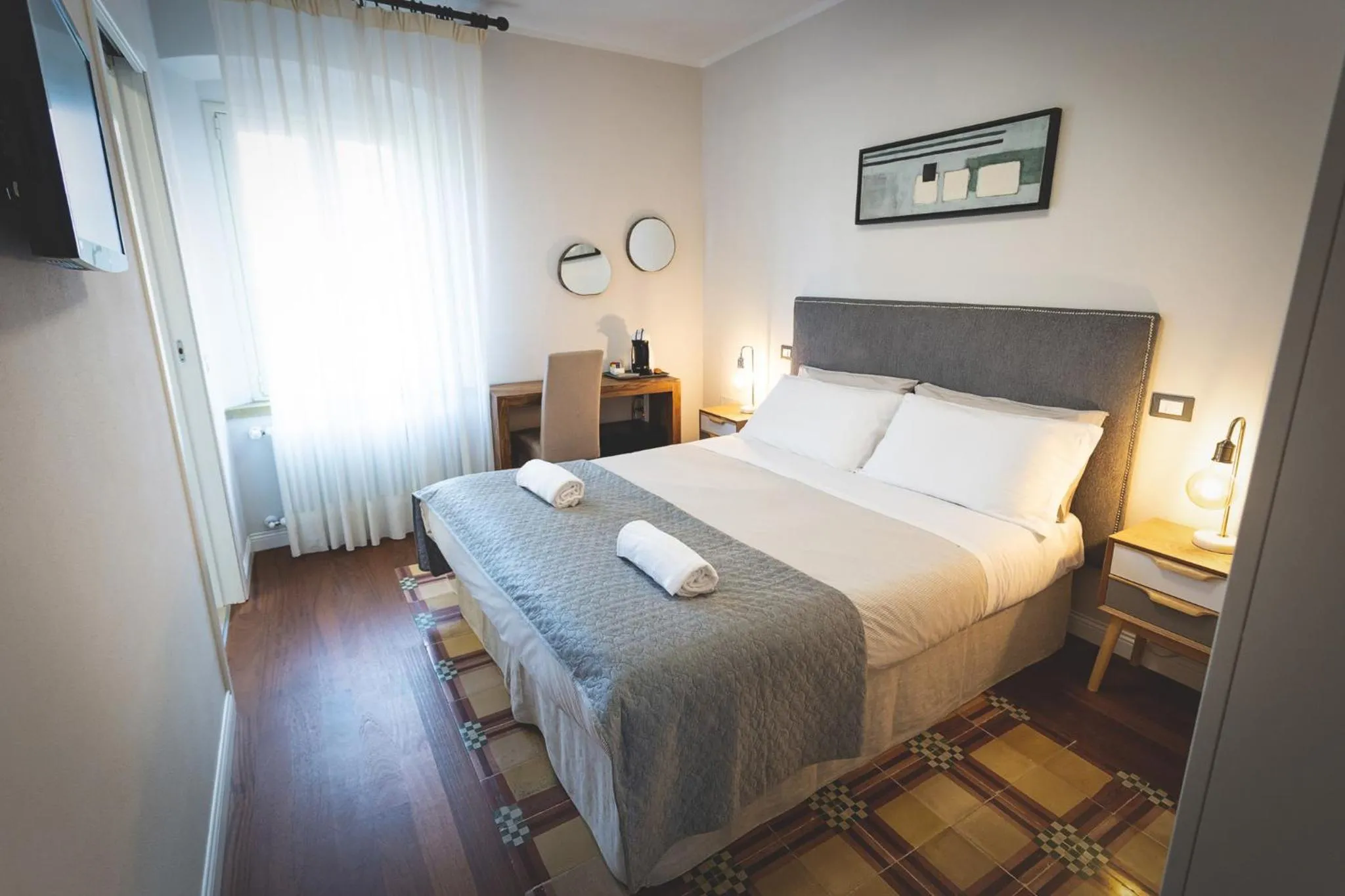 Small Double or Twin Room in Piazza Duomo Deluxe