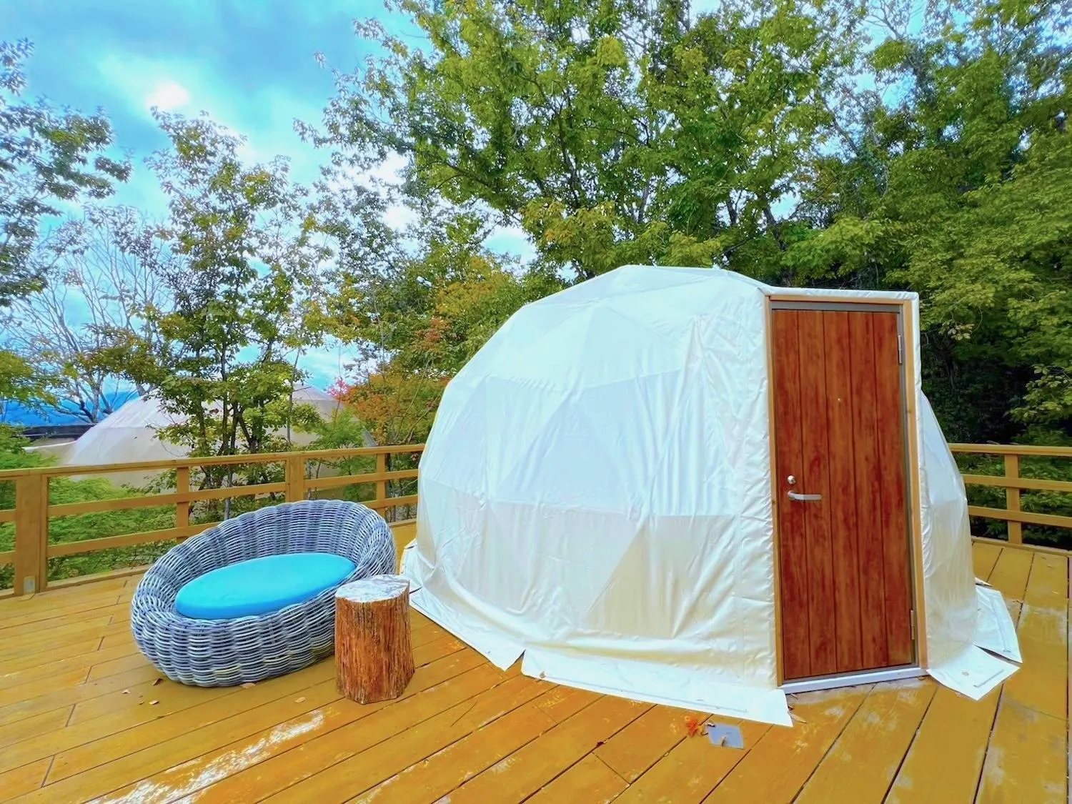 Property building in Yufuin Glamping COMOREBI