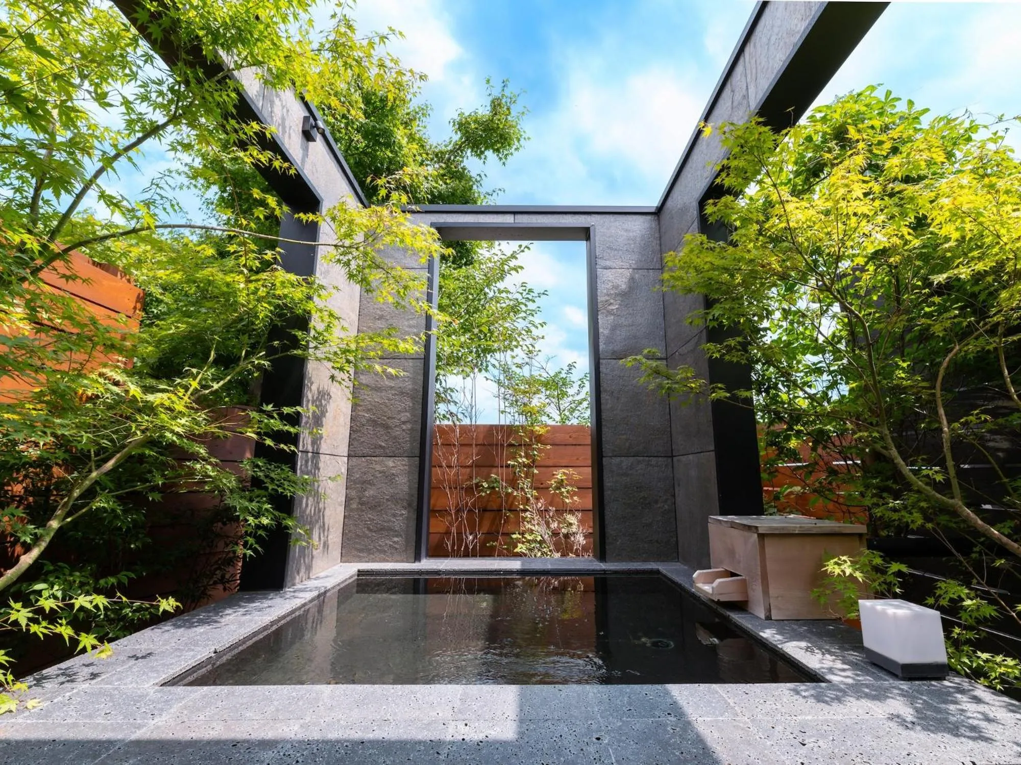 Open Air Bath in Yufuin Glamping COMOREBI