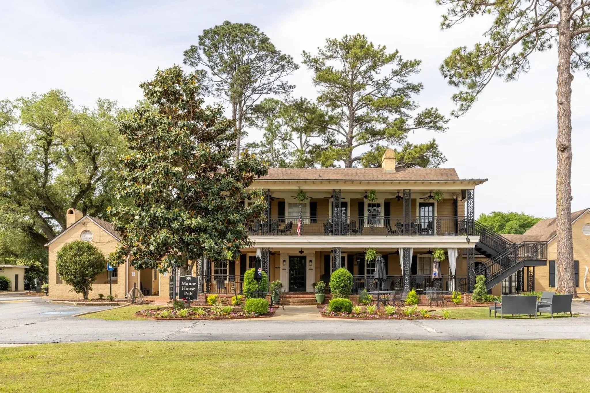 Property building in Merry Acres Inn Property building in Merry Acres Inn