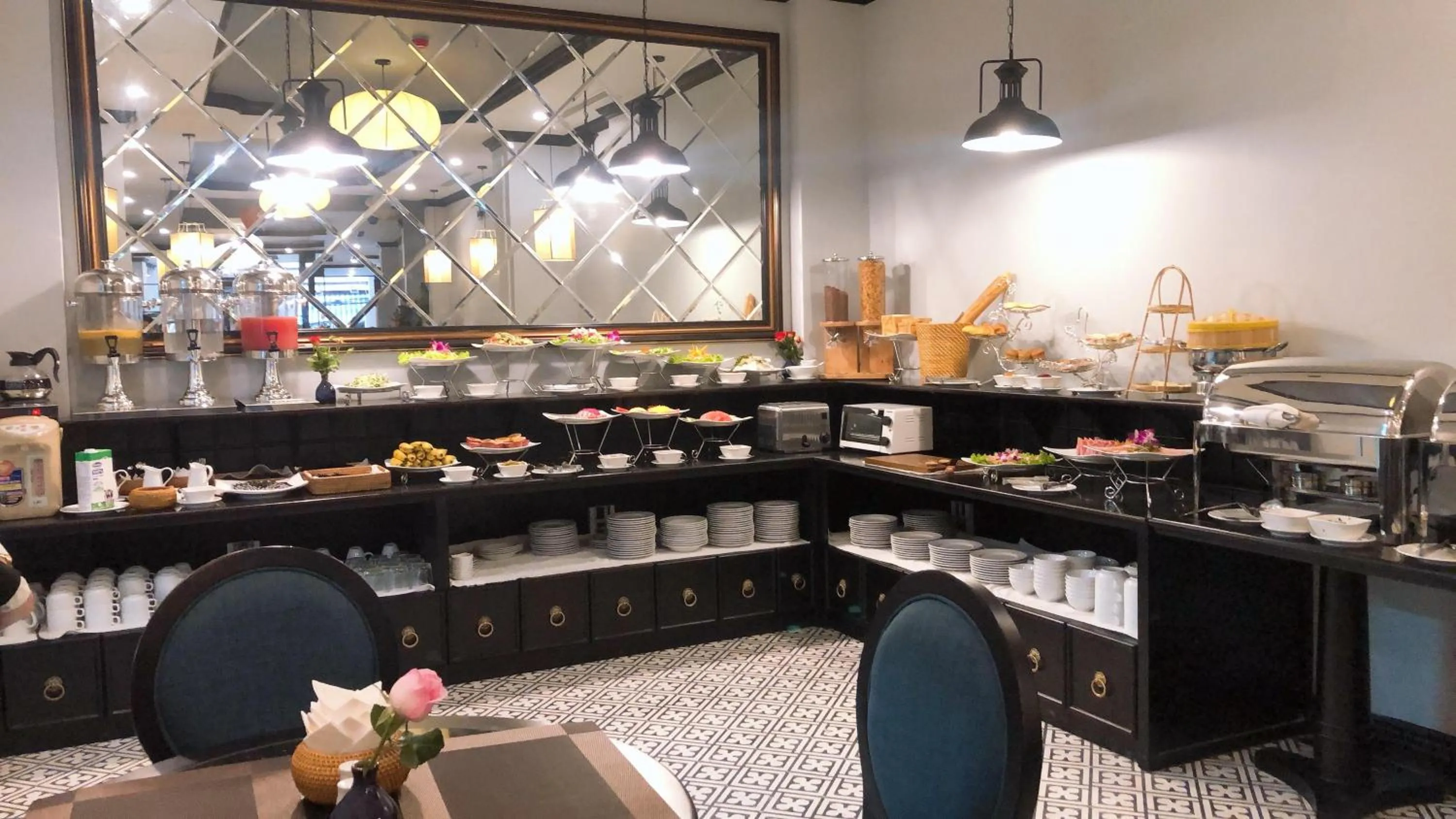 Restaurant/places to eat in Babylon Premium Hotel & Spa