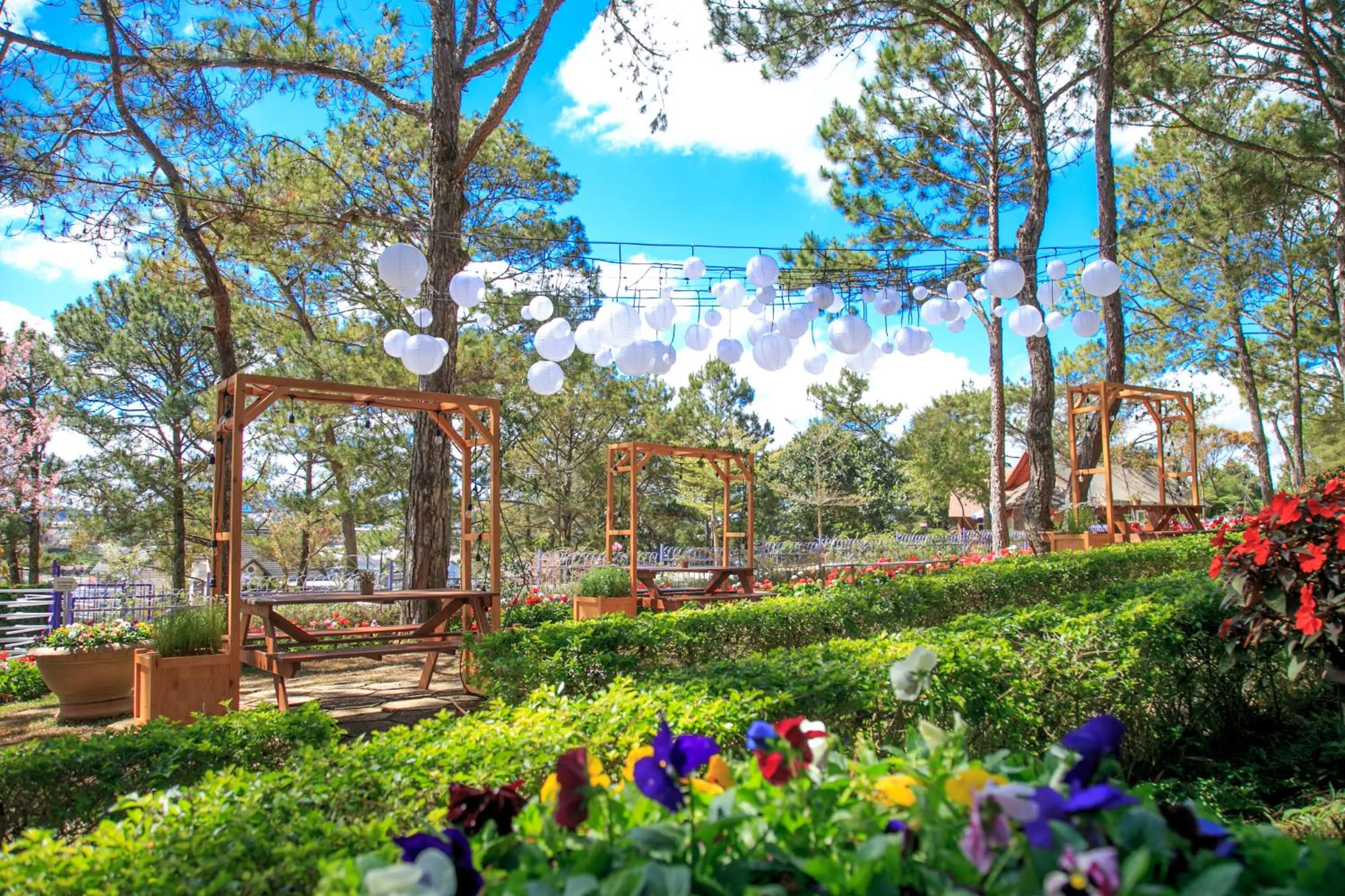 Restaurant/places to eat in TTC Dreamy Hill Resort - Unlimited Access to TTC World - Thung Lung Tinh Yeu