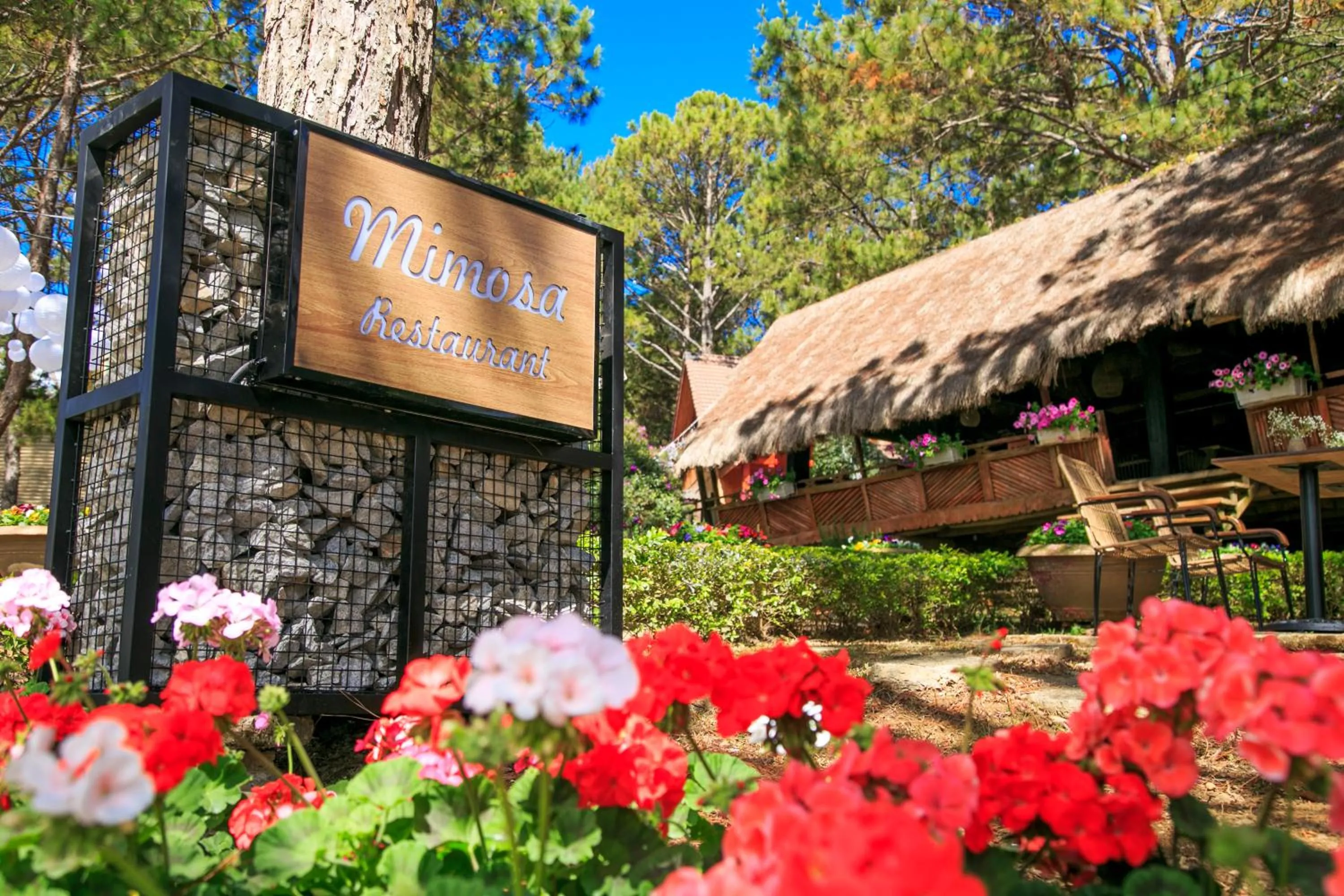 Restaurant/places to eat in TTC Dreamy Hill Resort - Unlimited Access to TTC World - Thung Lung Tinh Yeu