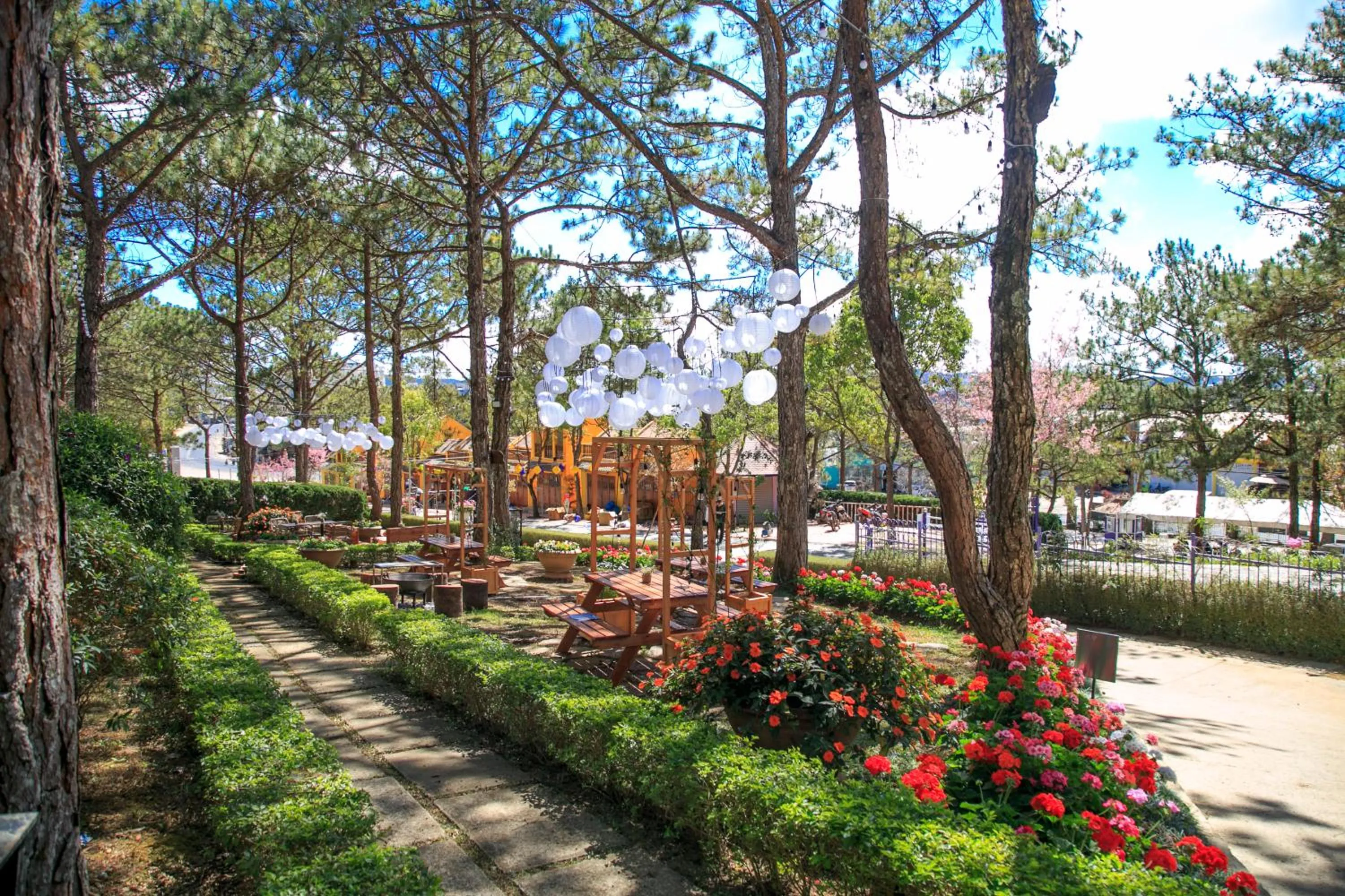 Restaurant/places to eat in TTC Dreamy Hill Resort - Unlimited Access to TTC World - Thung Lung Tinh Yeu