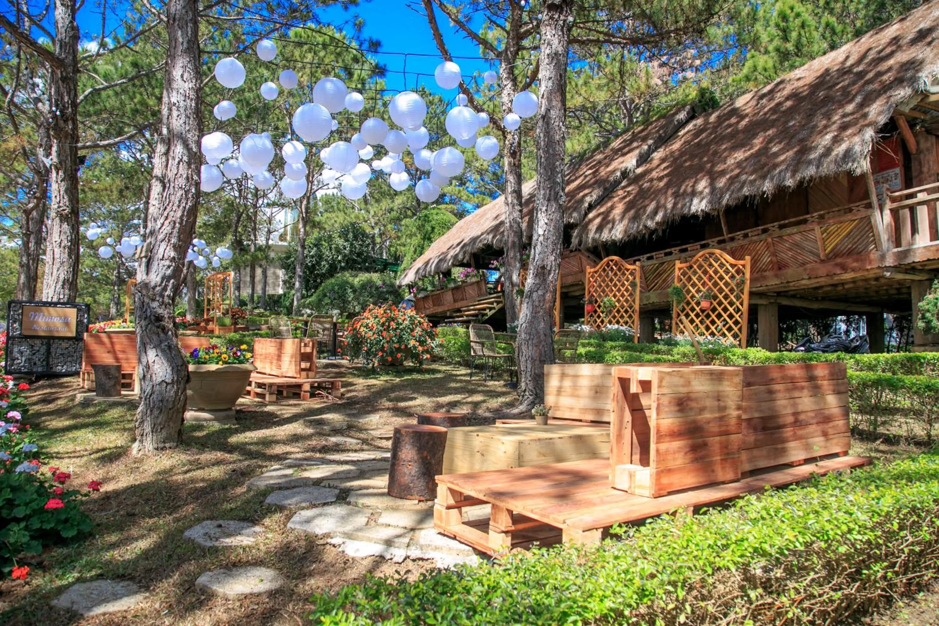 Restaurant/places to eat in TTC Dreamy Hill Resort - Unlimited Access to TTC World - Thung Lung Tinh Yeu