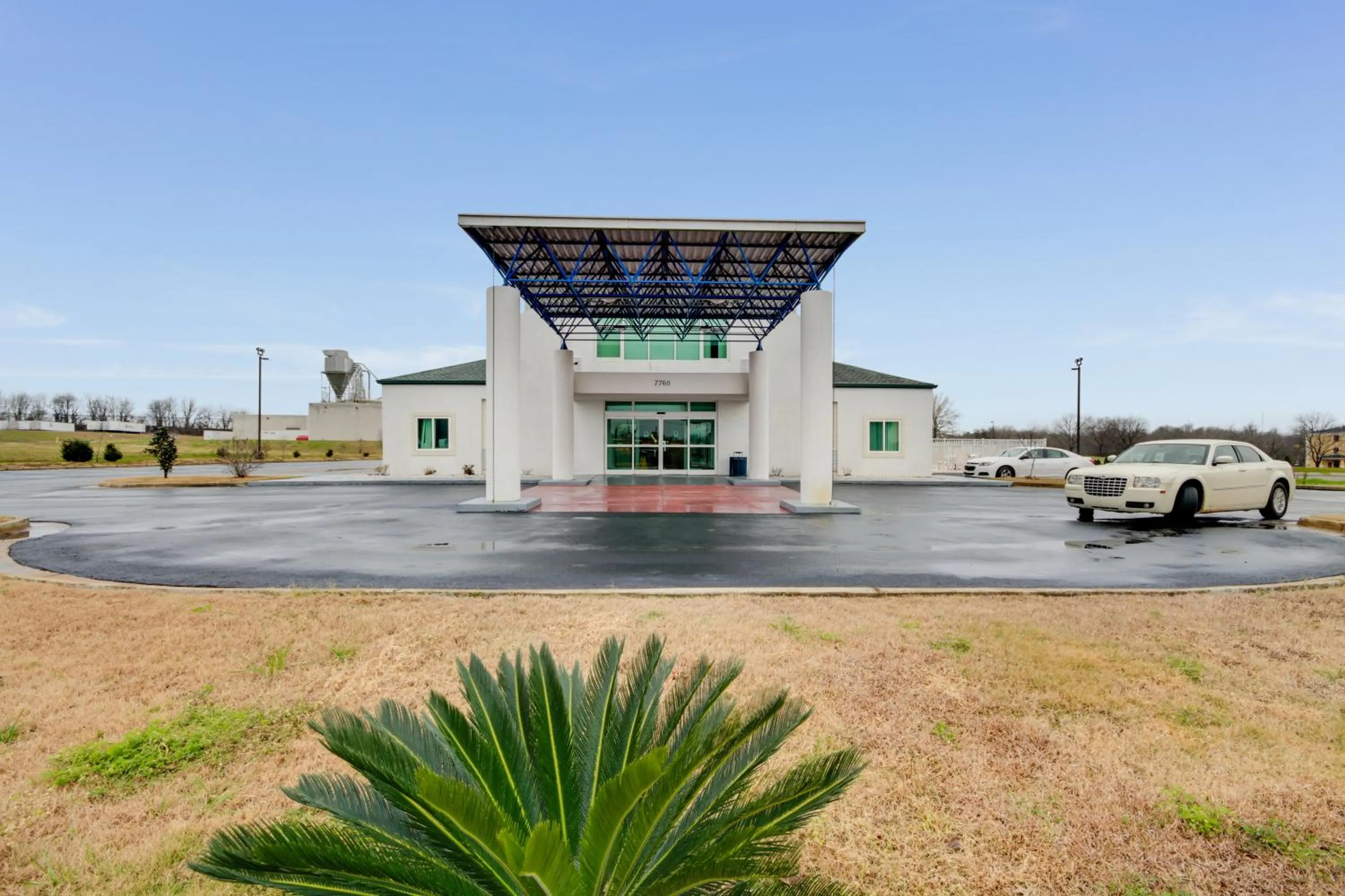 Parking in Motel 6-Corsicana, TX