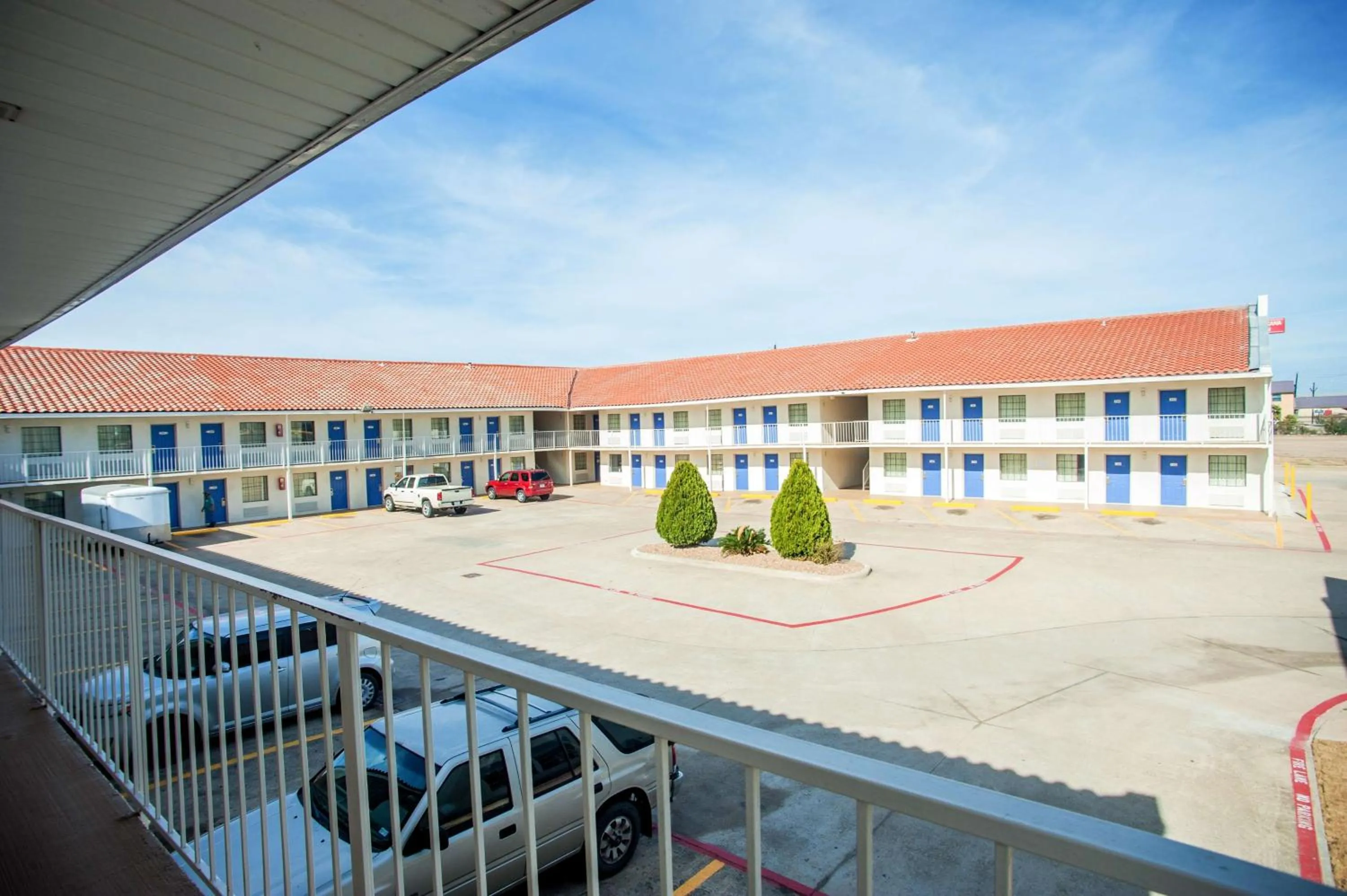 Property building in Motel 6-Corsicana, TX