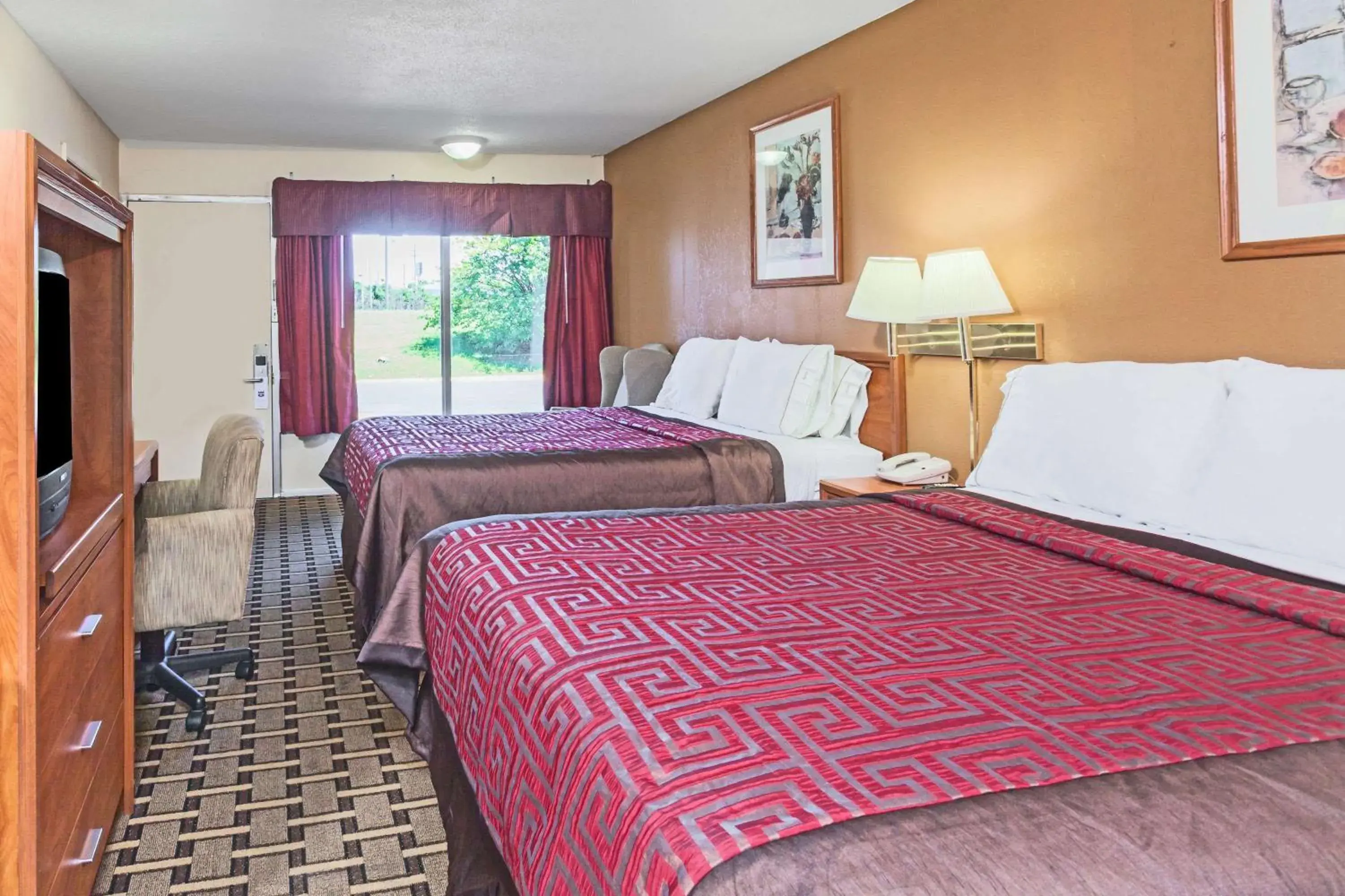 Photo of the whole room in Knights Inn Murfreesboro Photo of the whole room in Knights Inn Murfreesboro