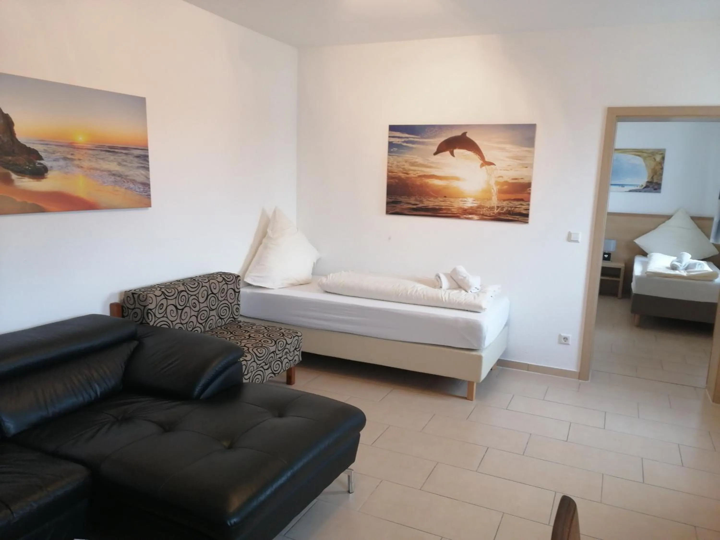 Living room, Bed in Hotel-Restaurant Zum Bäumle