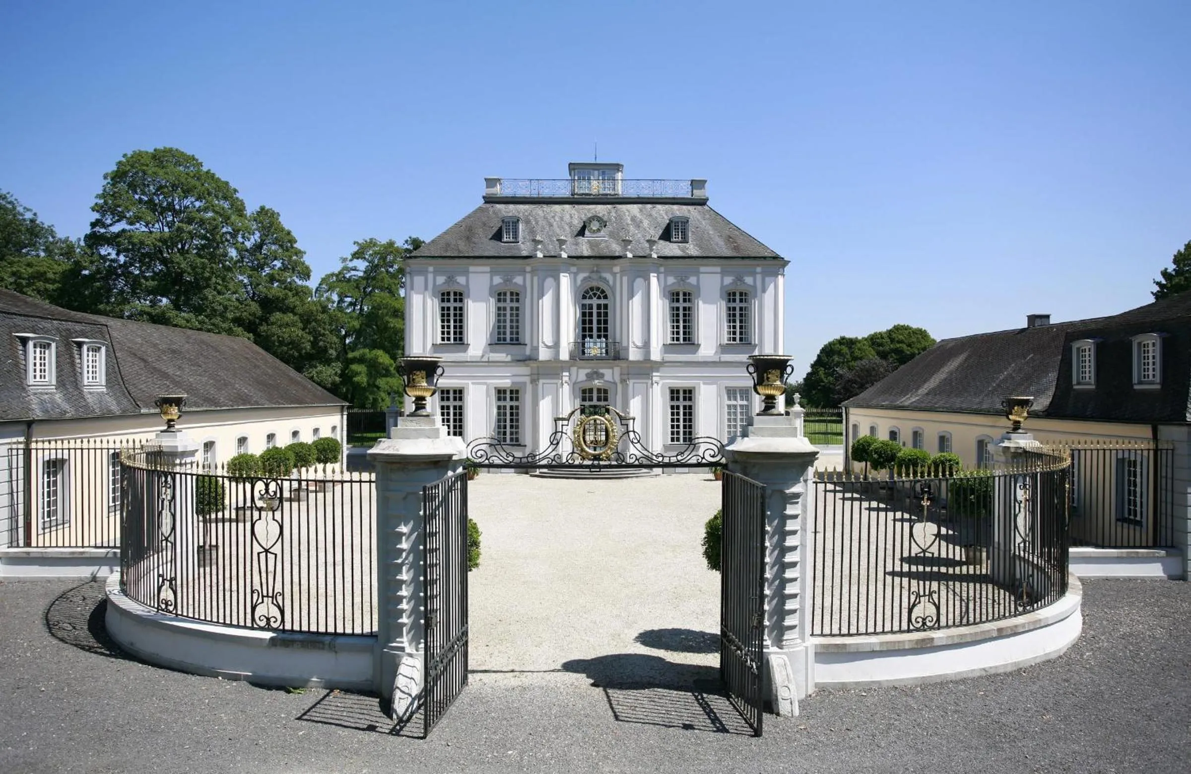 Nearby landmark in RS-HOTEL - smart & modern Hotel Apartments