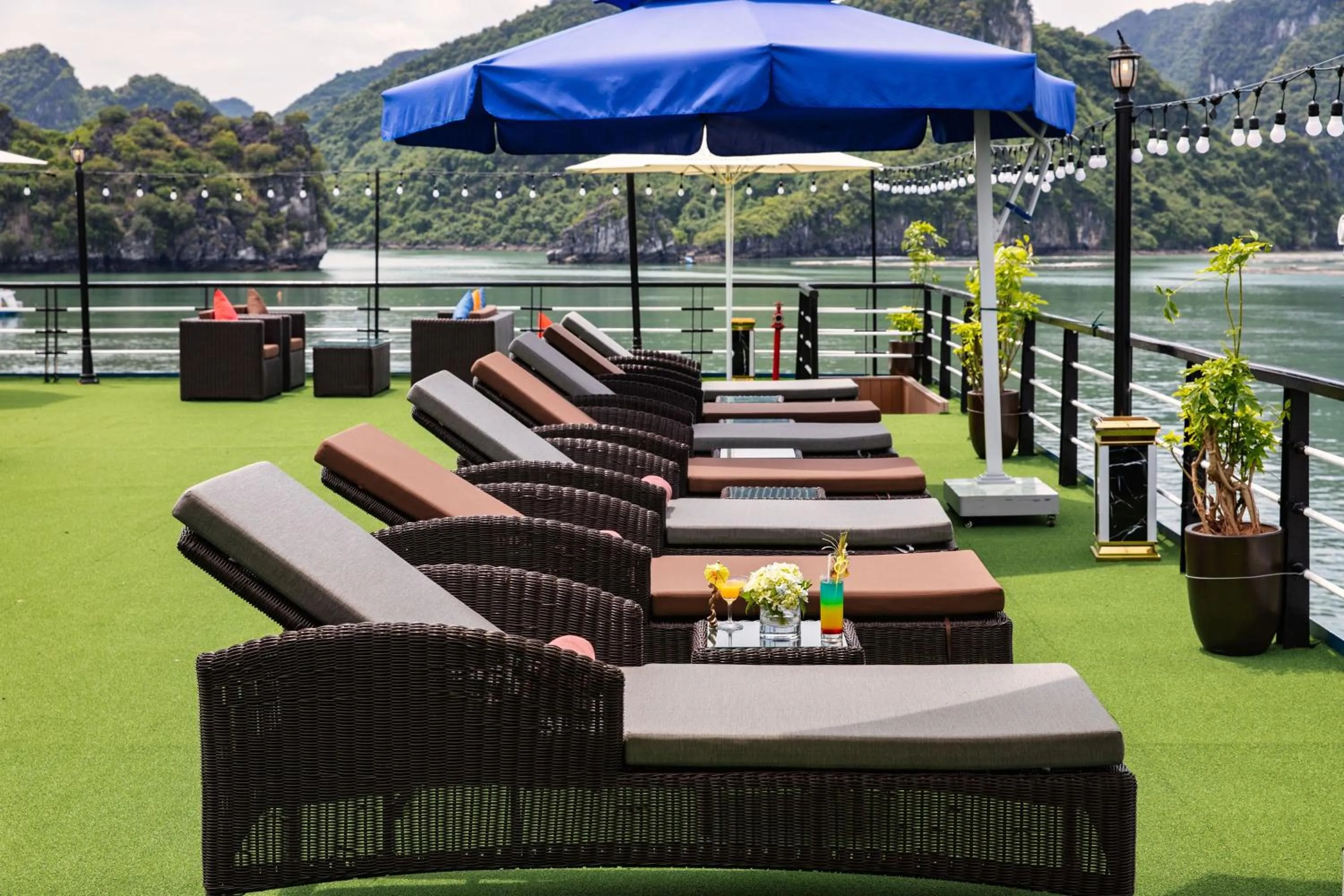 Day in Doris Cruise by HAG