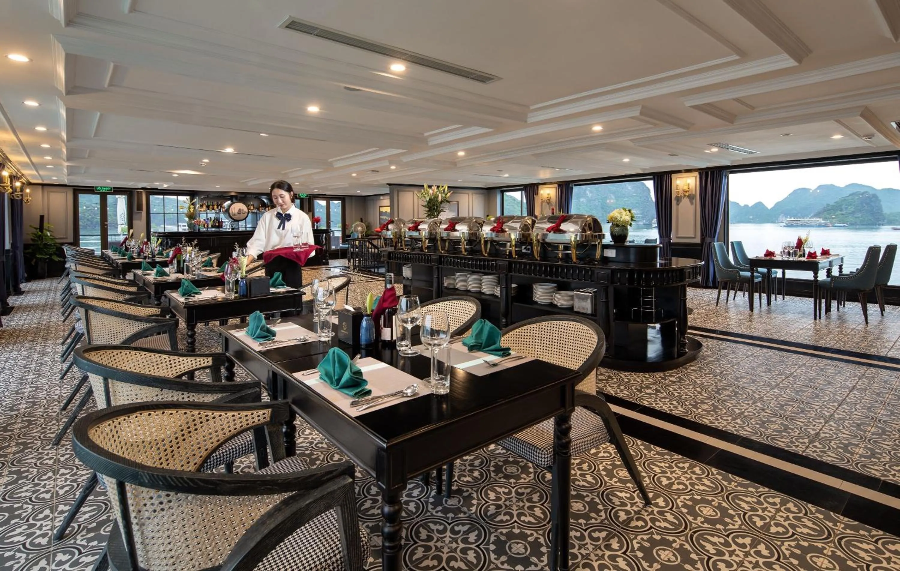 Restaurant/places to eat in Doris Cruise by HAG