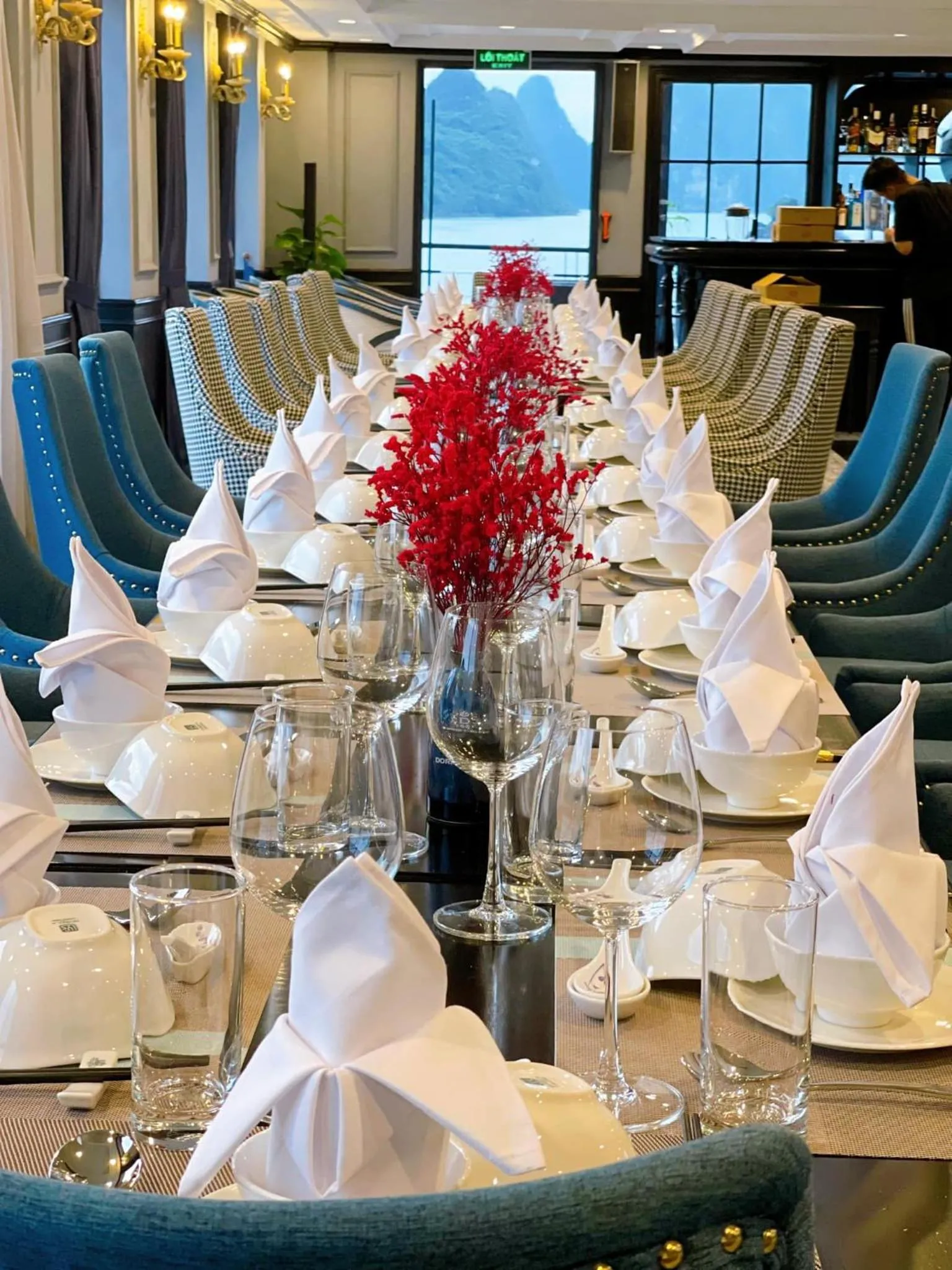 Restaurant/places to eat in Doris Cruise by HAG