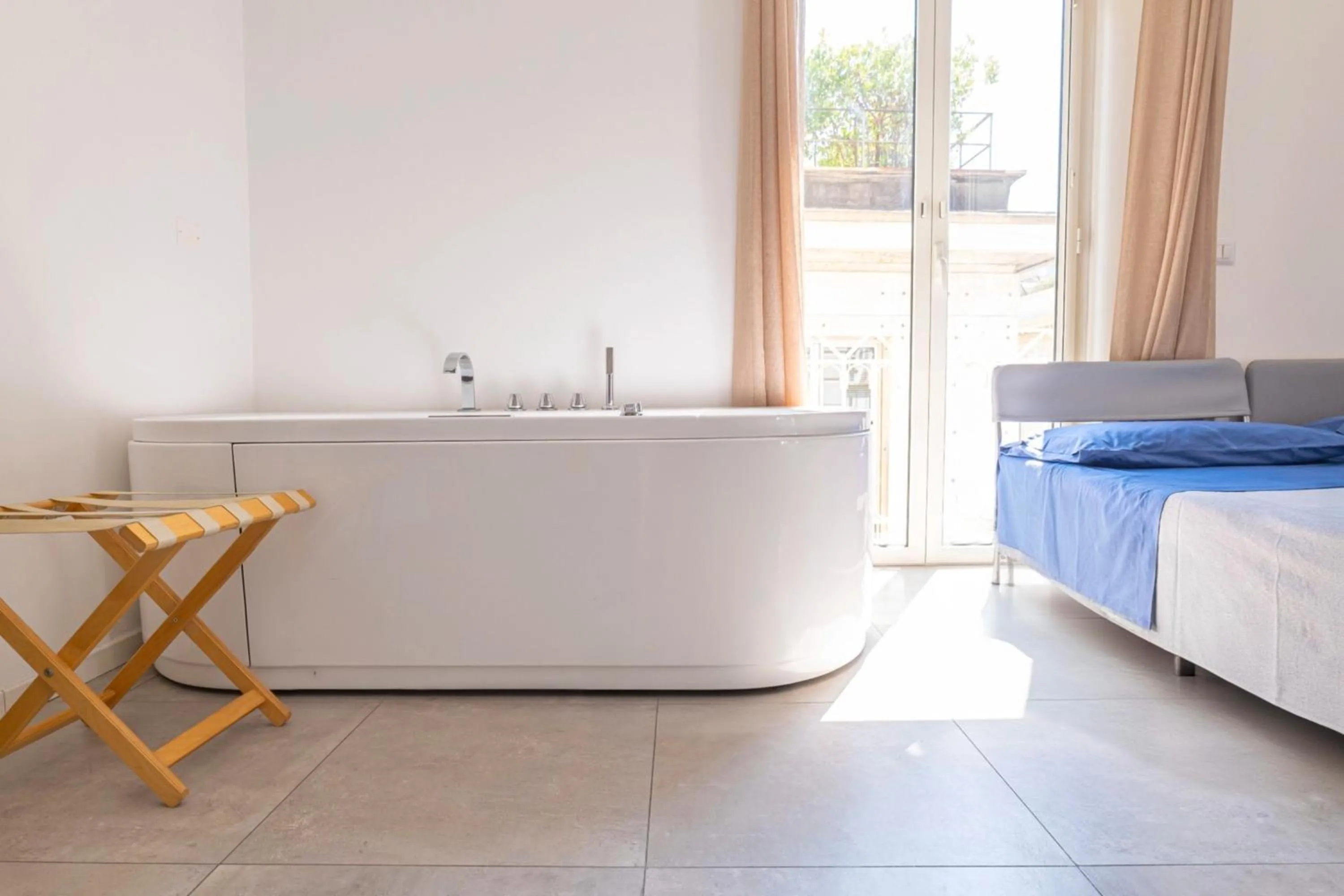 Hot Tub, Bed in B&B Napoli Centro