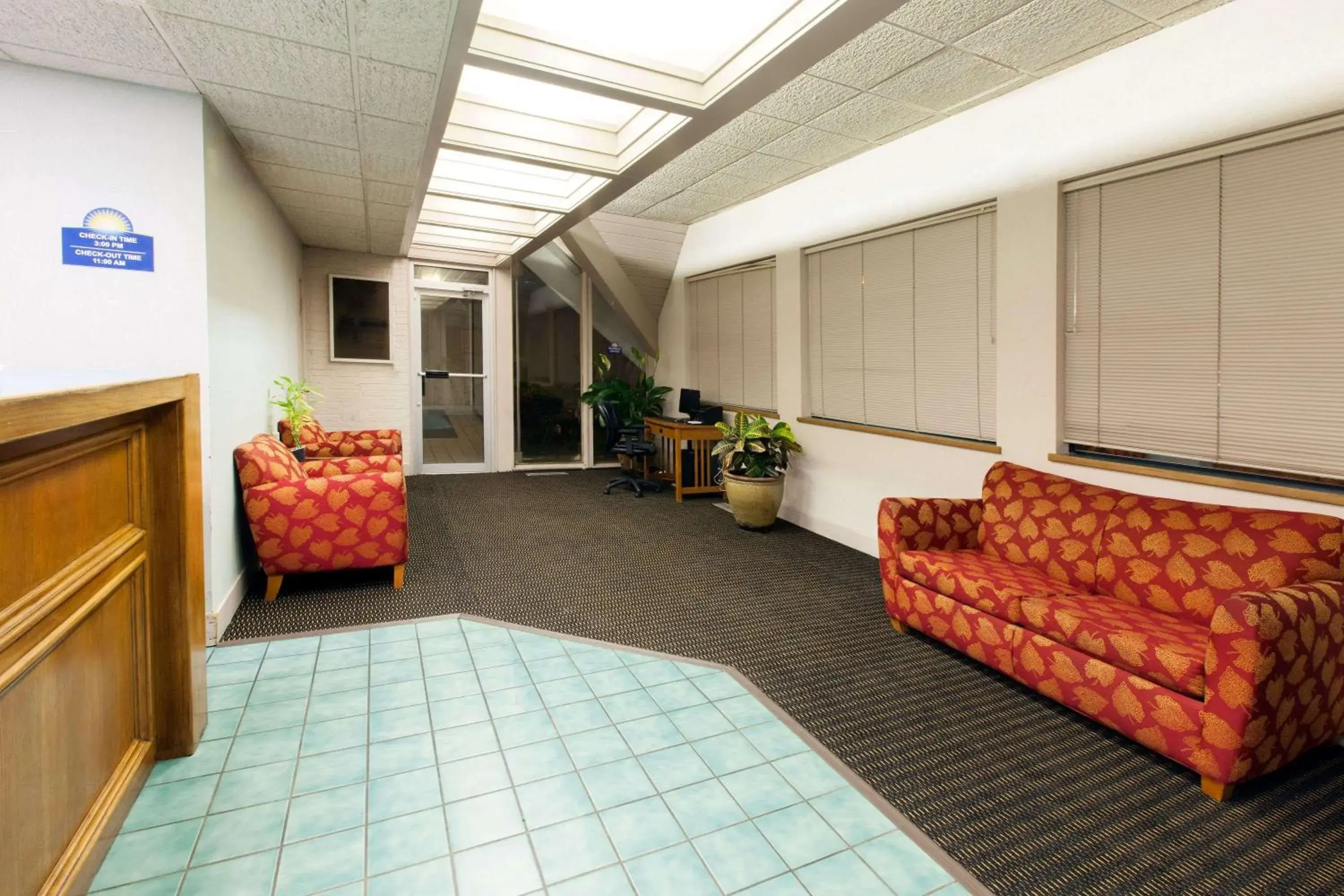 Lobby or reception in Days Inn by Wyndham Norman Lobby or reception in Days Inn by Wyndham Norman