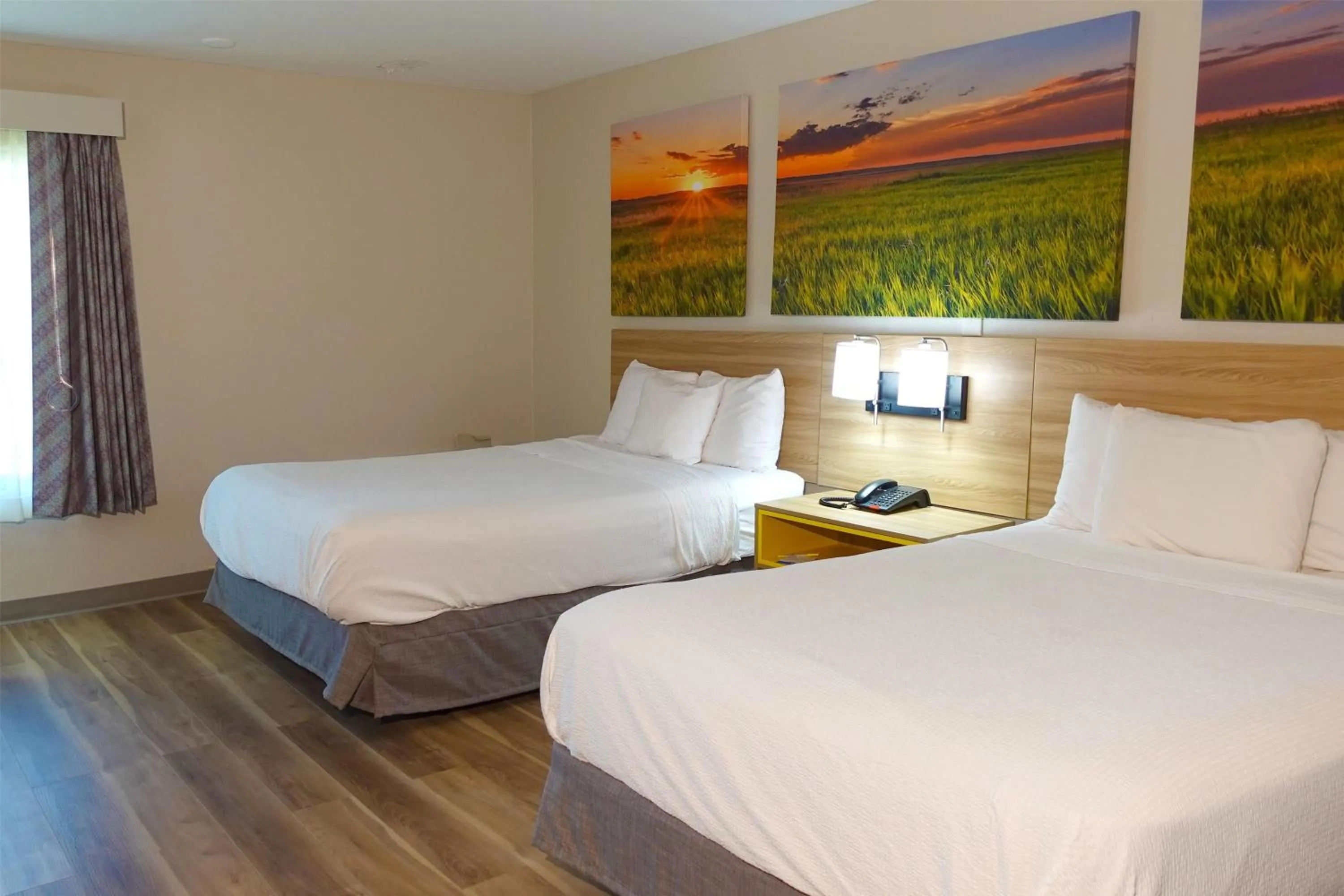 Photo of the whole room, Bed in Days Inn by Wyndham Norman