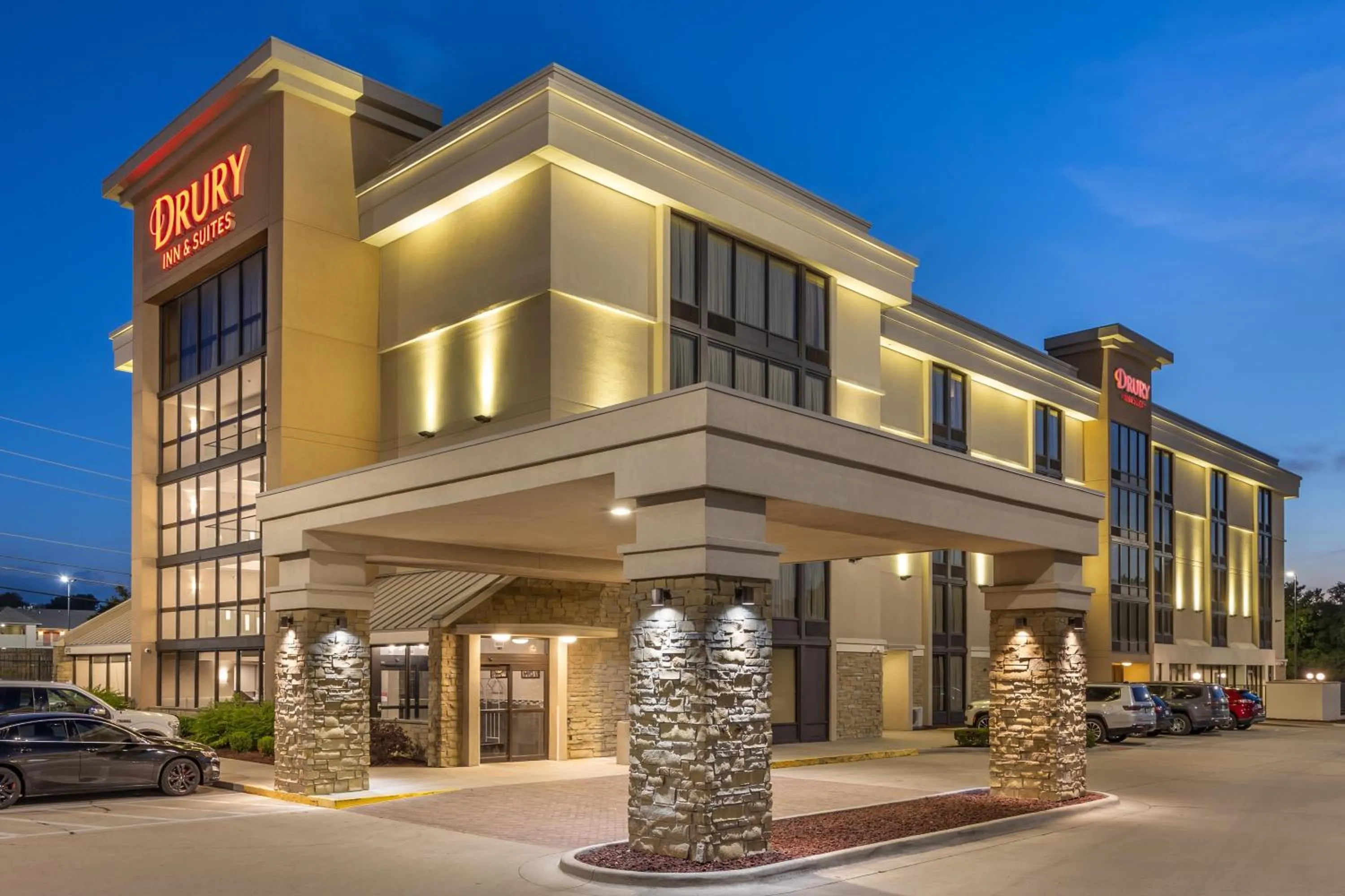 Property building in Drury Inn & Suites Springfield MO