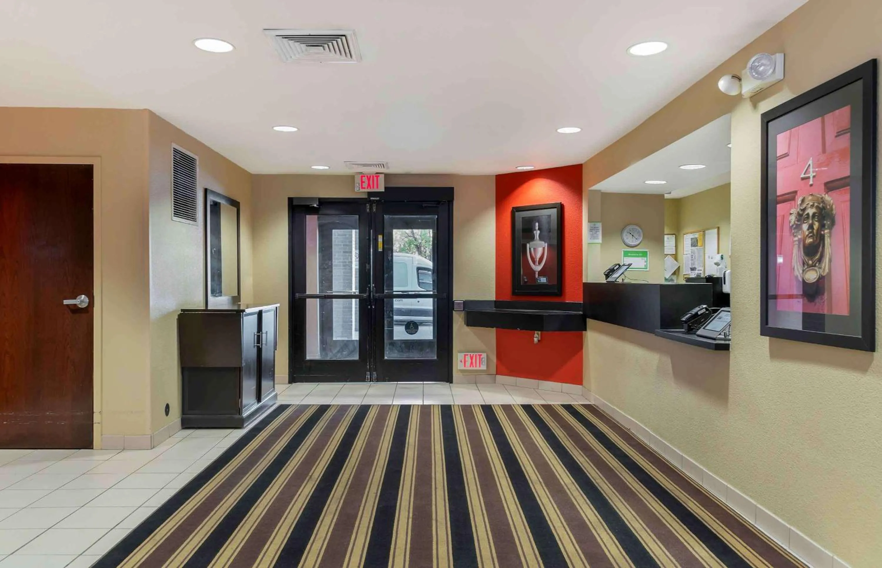 Lobby or reception in Extended Stay America Suites - Detroit - Metropolitan Airport