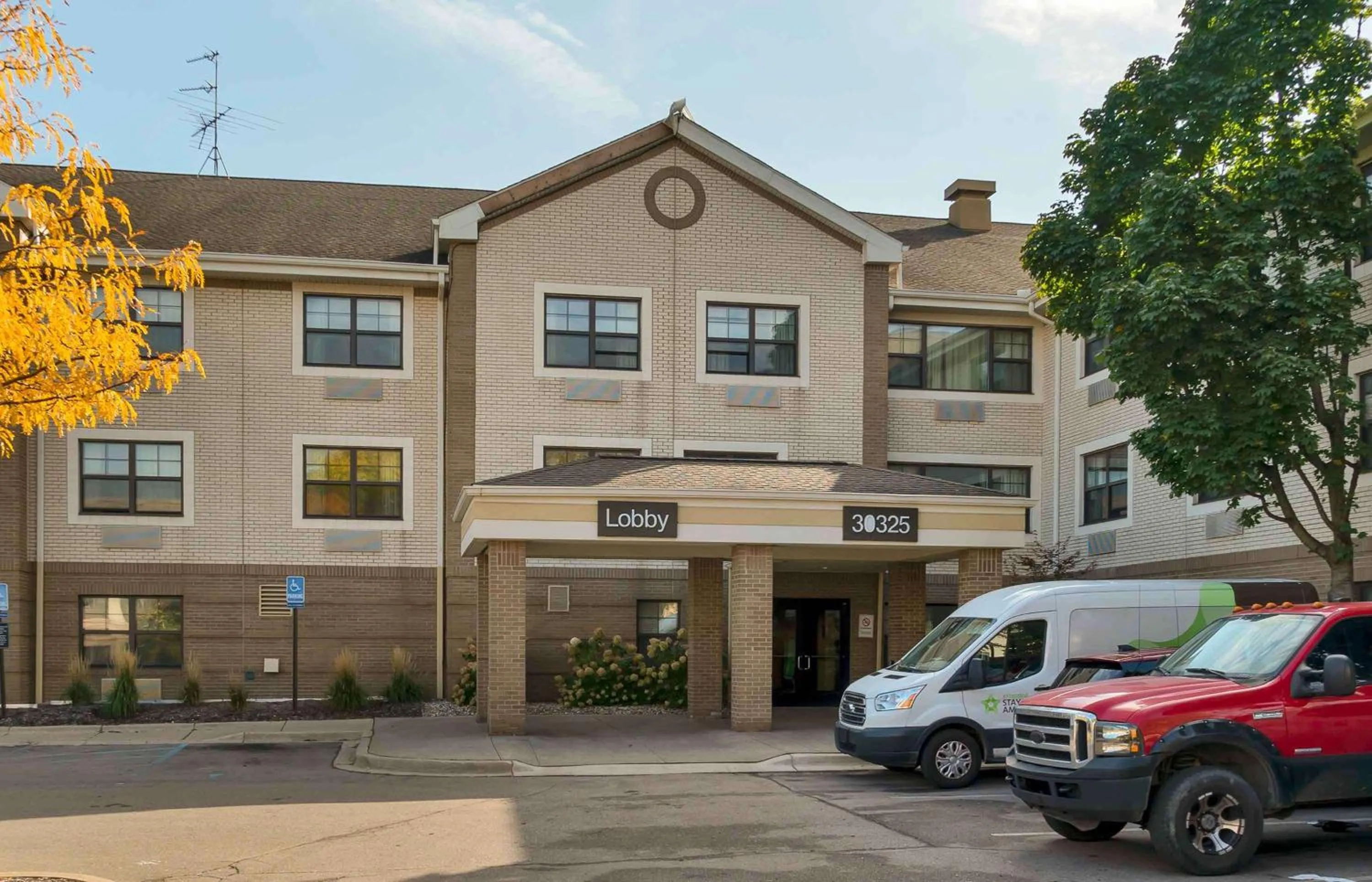 Property building in Extended Stay America Suites - Detroit - Metropolitan Airport
