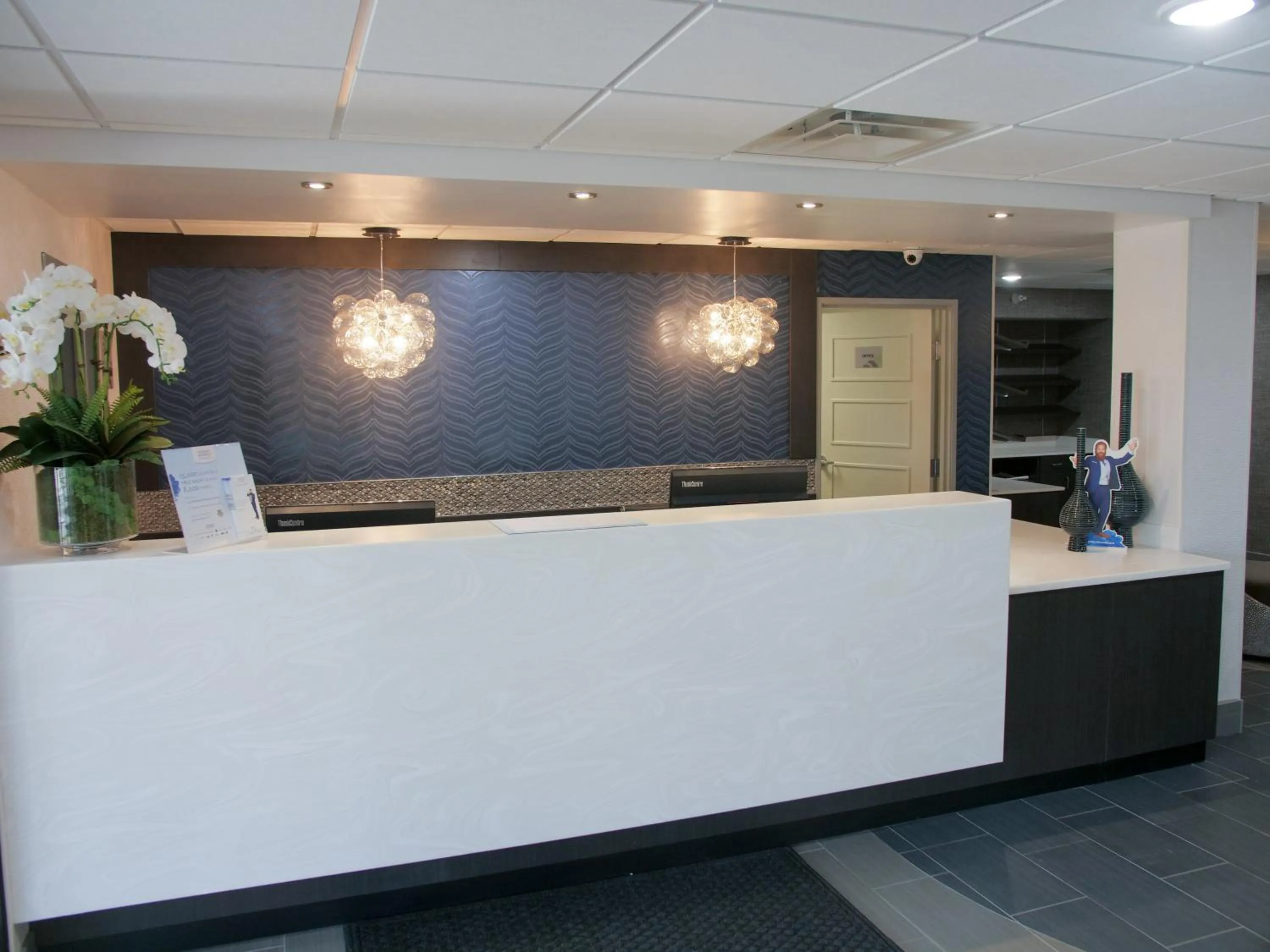 Lobby or reception in Wingate by Wyndham Louisville Airport Expo Center