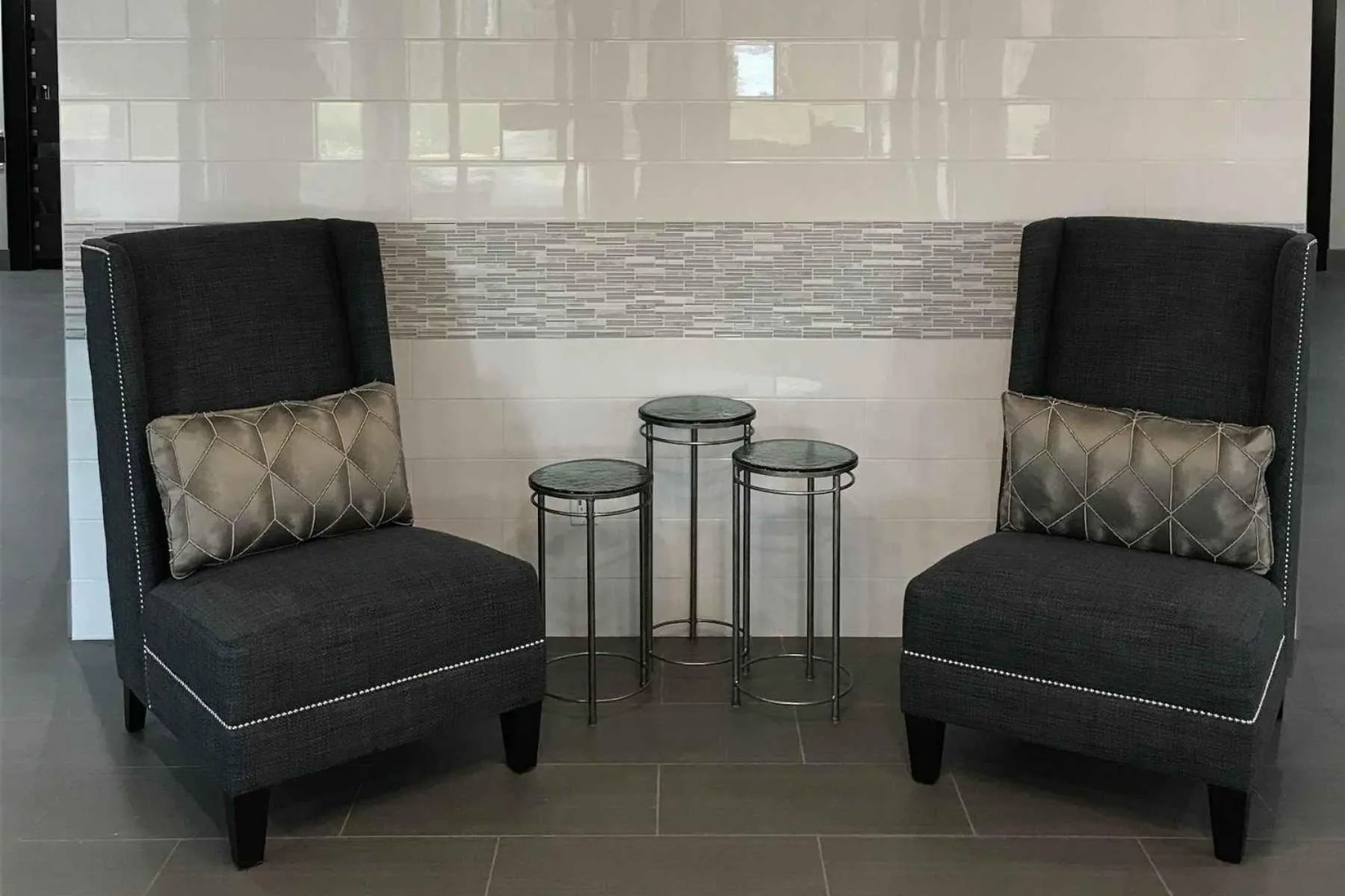 Communal lounge/ TV room in Wingate by Wyndham Louisville Airport Expo Center