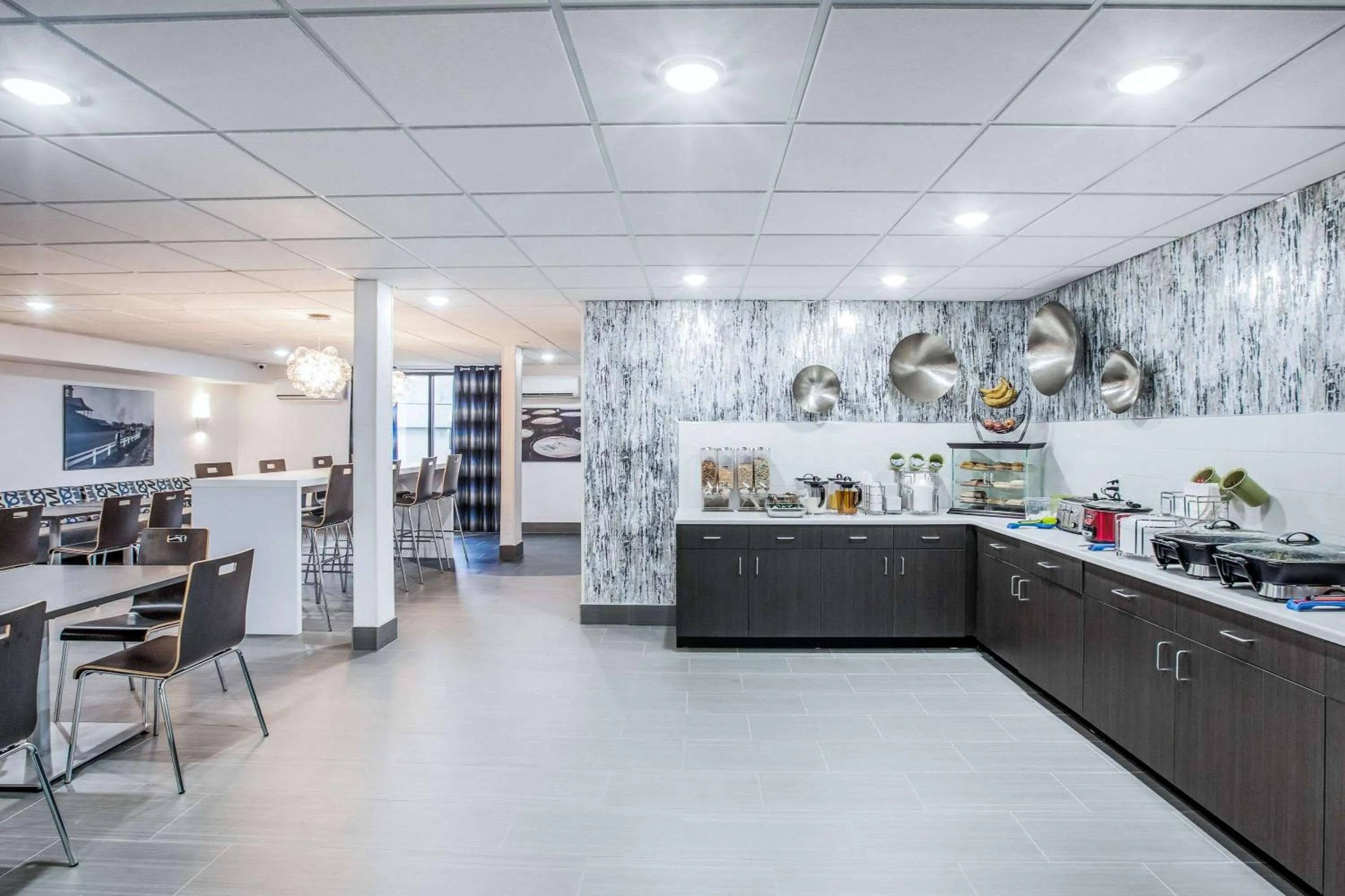 Restaurant/places to eat in Wingate by Wyndham Louisville Airport Expo Center